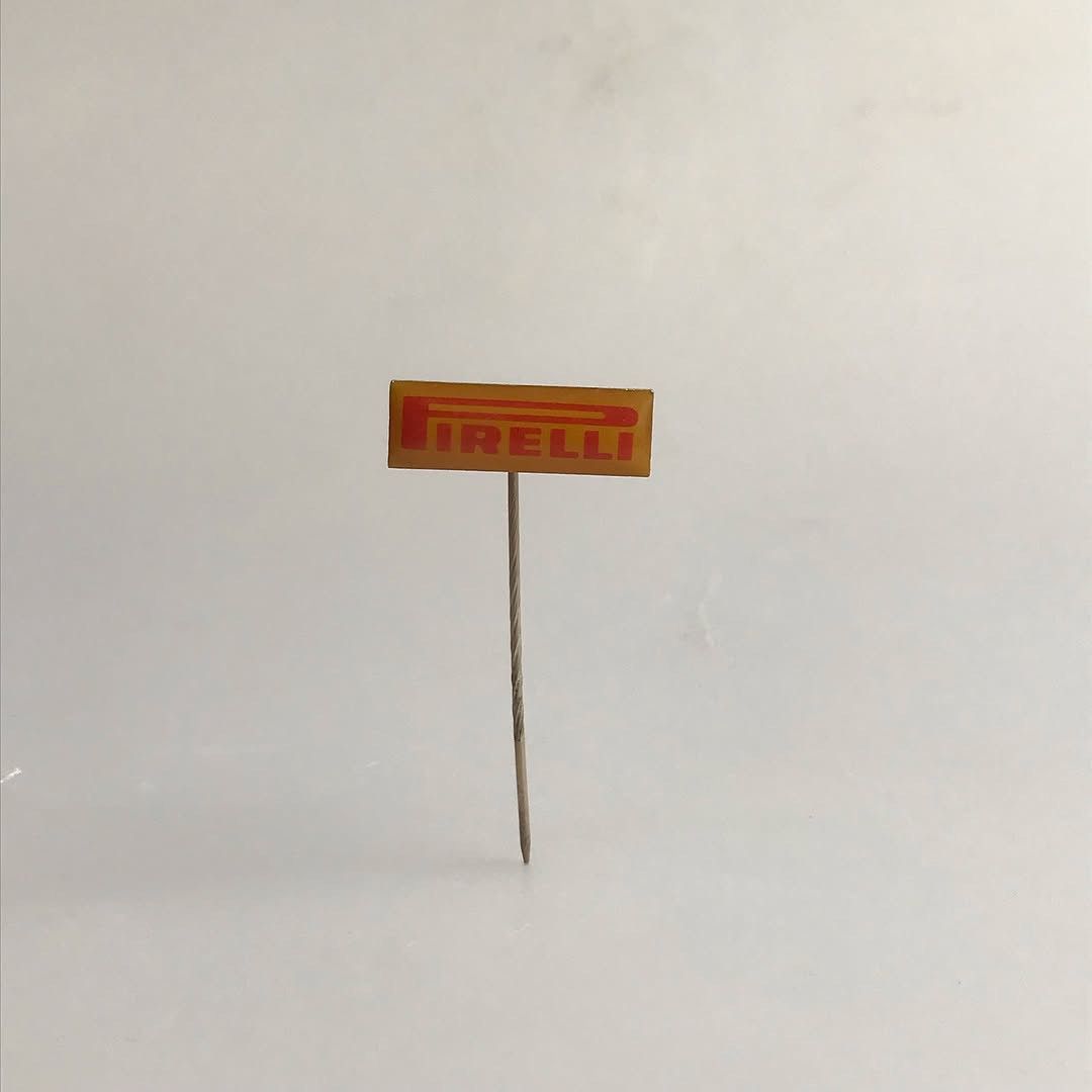 Pirelli × Vintage Vintage Pirelli and fiat car pin - 1960’s italian automoti Size ONE SIZE - 9 Thumbnail