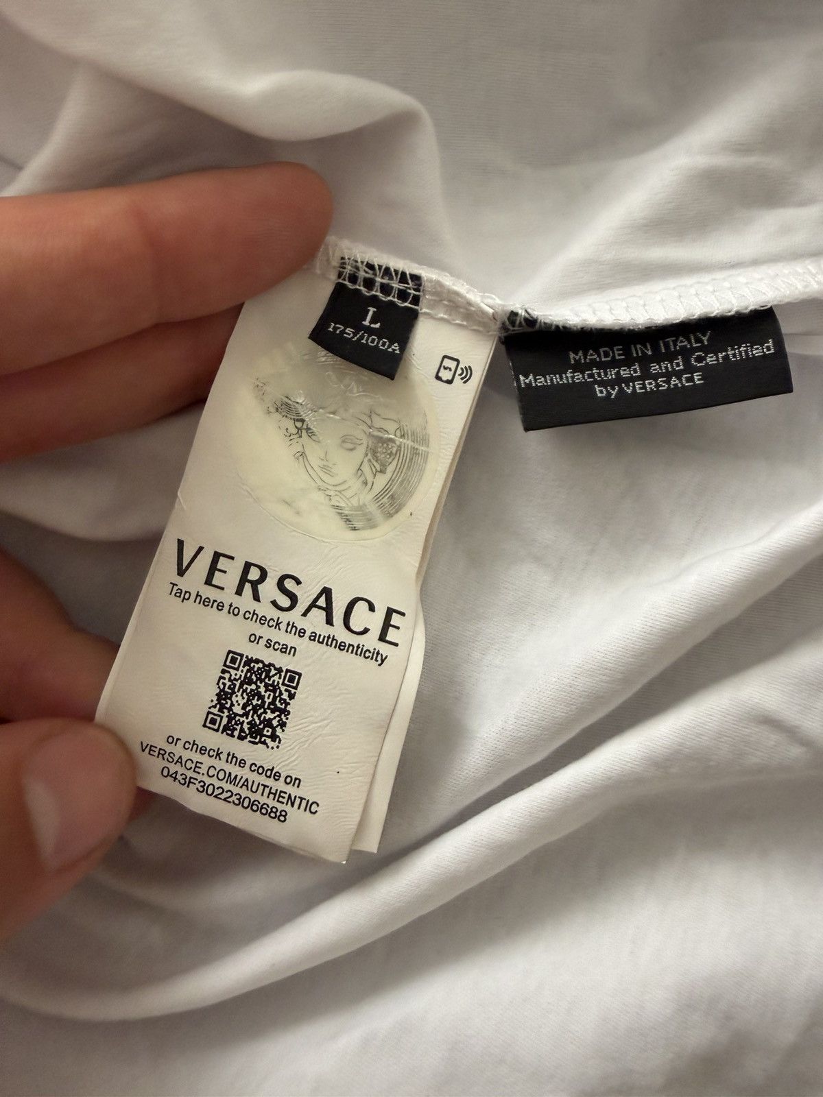 Versace Versace Medusa Embroidery Logo T-Shirt Size US L / EU 52-54 / 3 - 7 Thumbnail