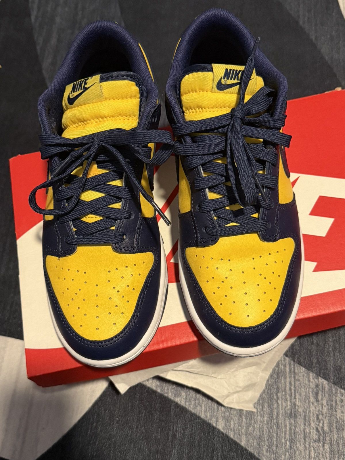 Nike Nike Michigan dunks men’s size 8 Size US 8 / EU 41 - 2 Thumbnail