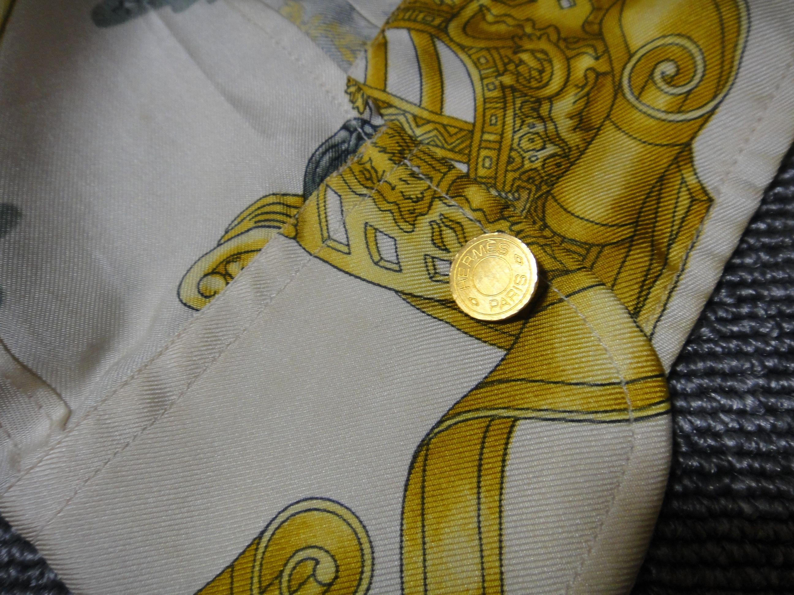 Hermes Hermes scarf shirt, 100% silk shirt, serie button Size US L / EU 52-54 / 3 - 6 Thumbnail