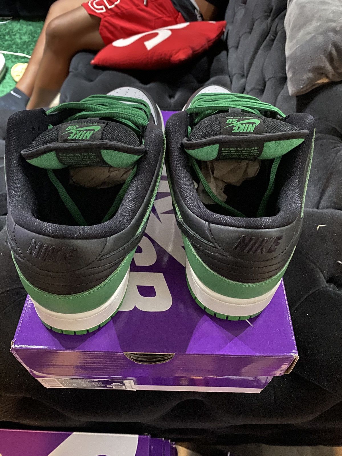 Nike Nike SB Dunk Low Green Black Toe BQ6817-302 Men SZ 12 Used Size US 12 / EU 45 - 4 Thumbnail