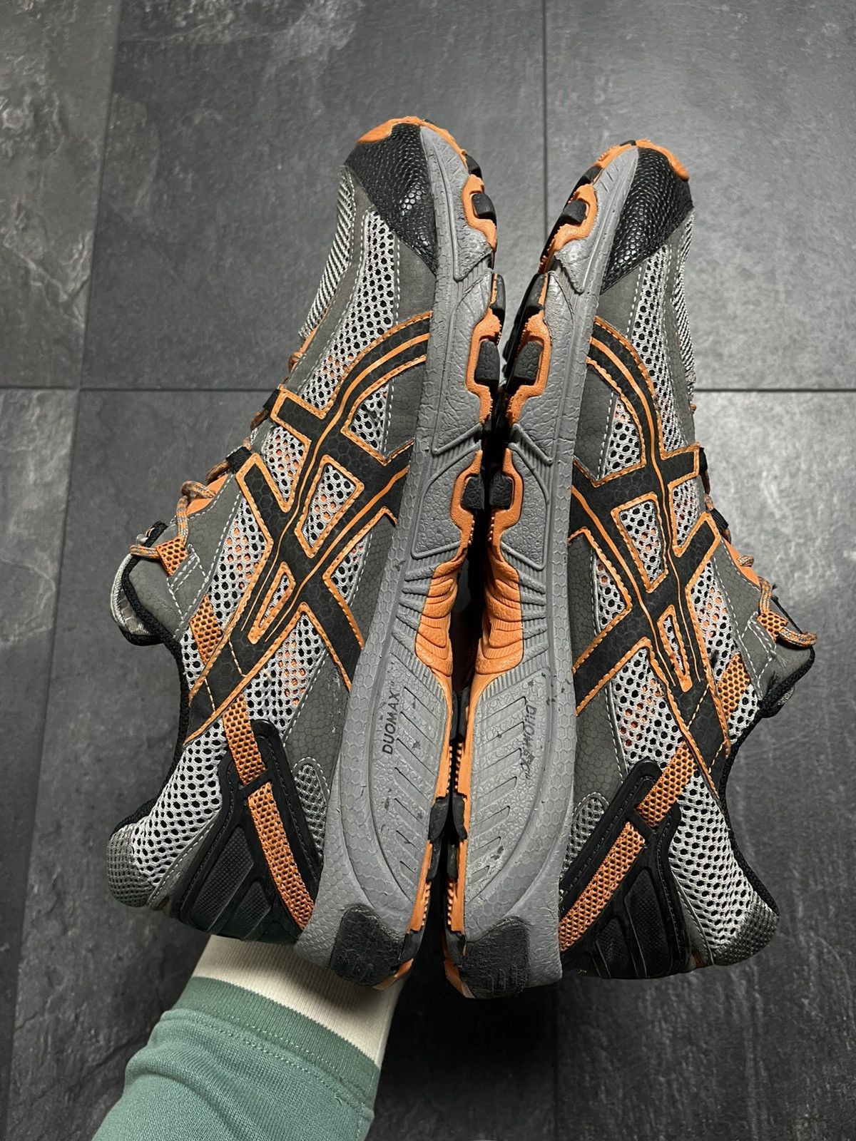 Asics Vintage asics gel low top sneakers gore tex Size US 11 / EU 44 - 13 Thumbnail