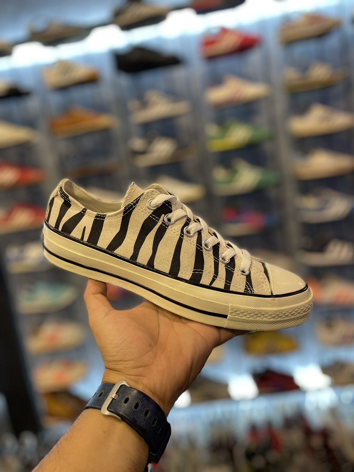 Converse Converse 70 Ox Black Greige Zebra Stripes Size US 7 / EU 40 - 3 Thumbnail