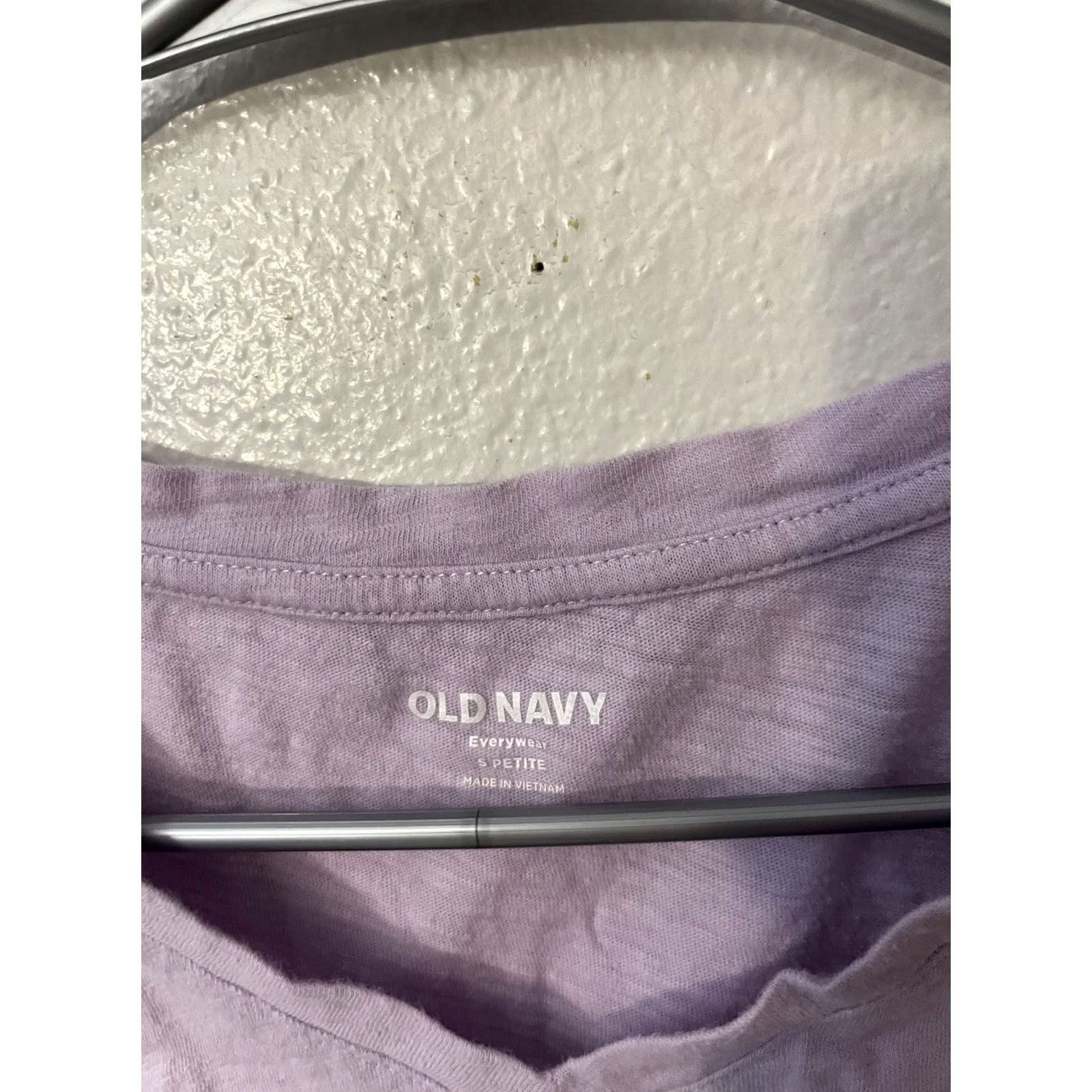 Old Navy Old Navy Everywear Shirt Womens SP Purple Solid Cotton V Neck Short Sleeve Size S / US 4 / IT 40 - 4 Thumbnail