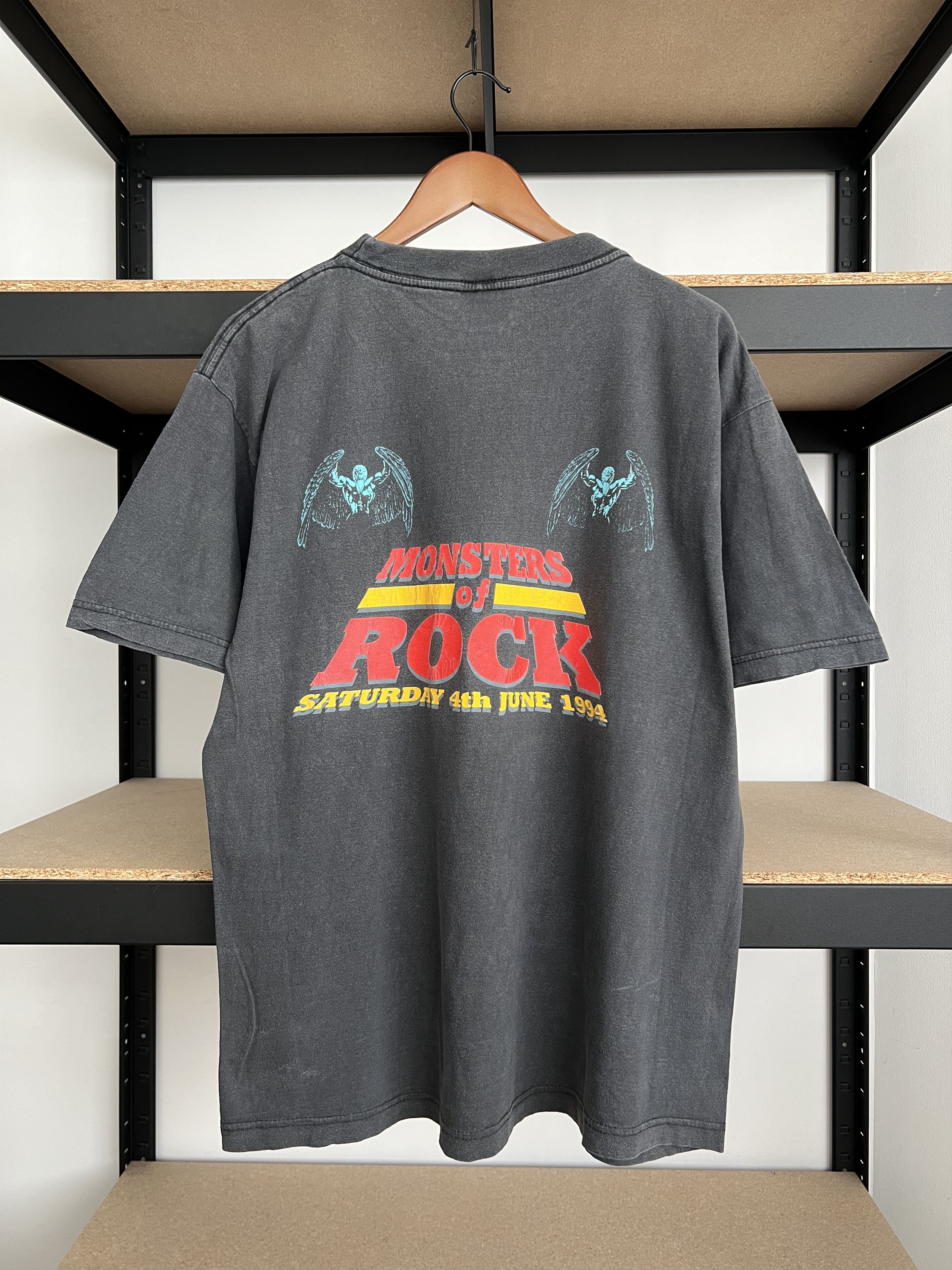 Band Tees Vintage 1994 Monster of Rock Donington Faded Black T-shirt Size US XL / EU 56 / 4 - 2 Thumbnail