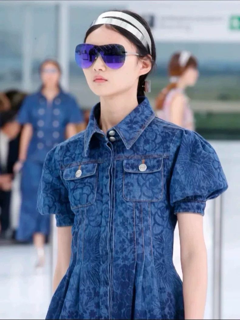 Chanel Chanel Airport series camellia full-print denim jacket Size XS / US 0-2 / IT 36-38 - 4 Thumbnail