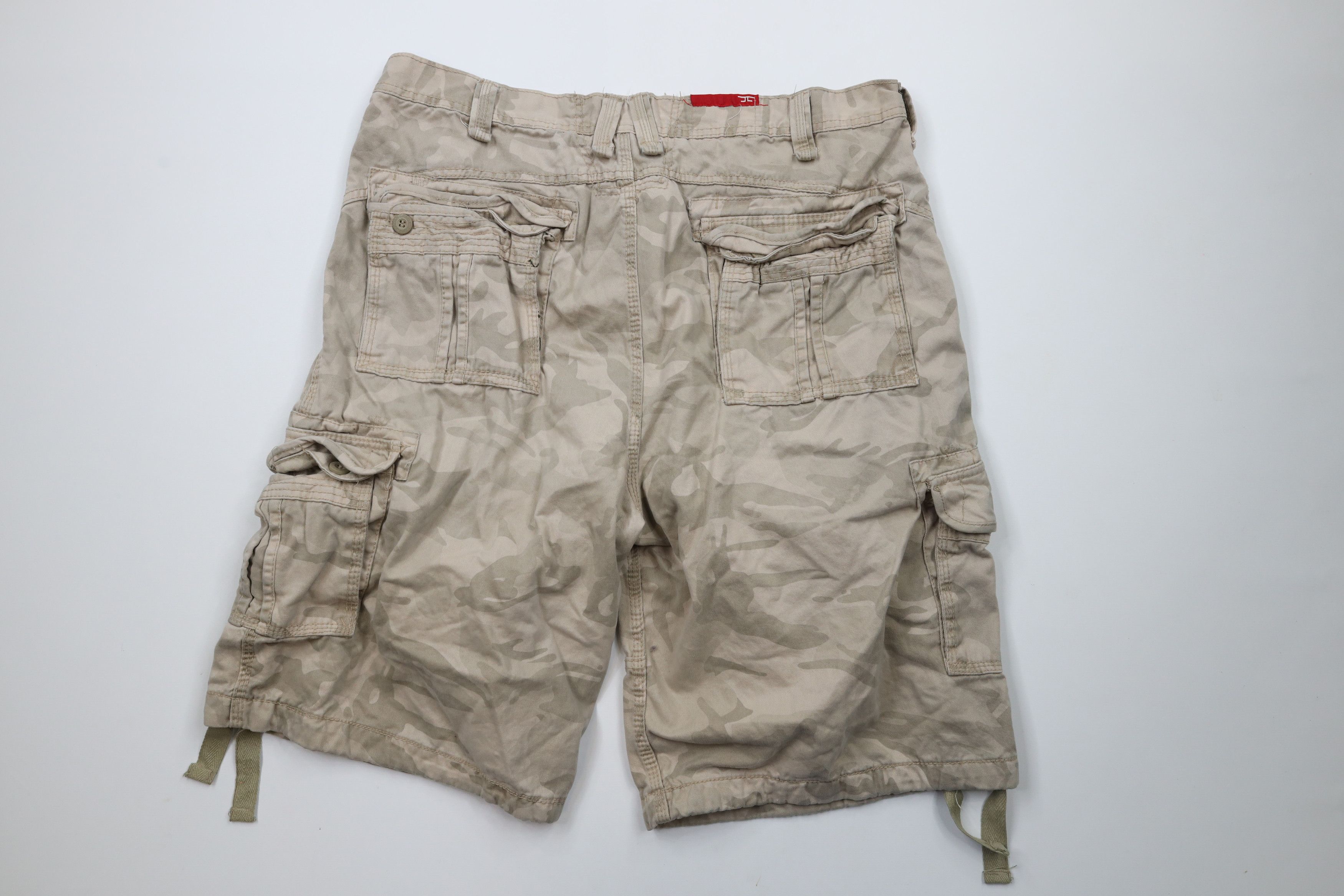 Vintage Vintage Streetwear Heavyweight Camouflage Cargo Shorts Size US 40 / EU 56 - 8 Thumbnail