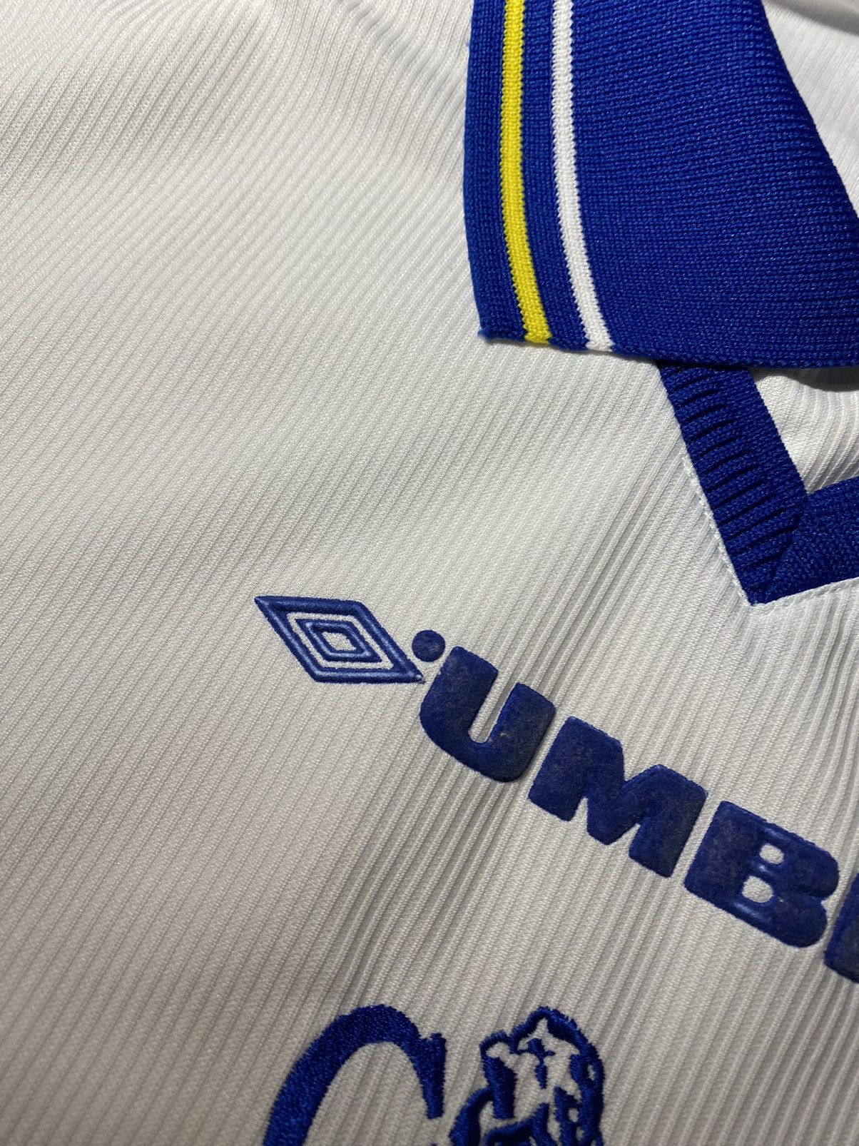 Umbro × Vintage Vintage 1999-00 Umbro Chelsea FC Football Soccer Jersey Tee Size US XL / EU 56 / 4 - 6 Thumbnail