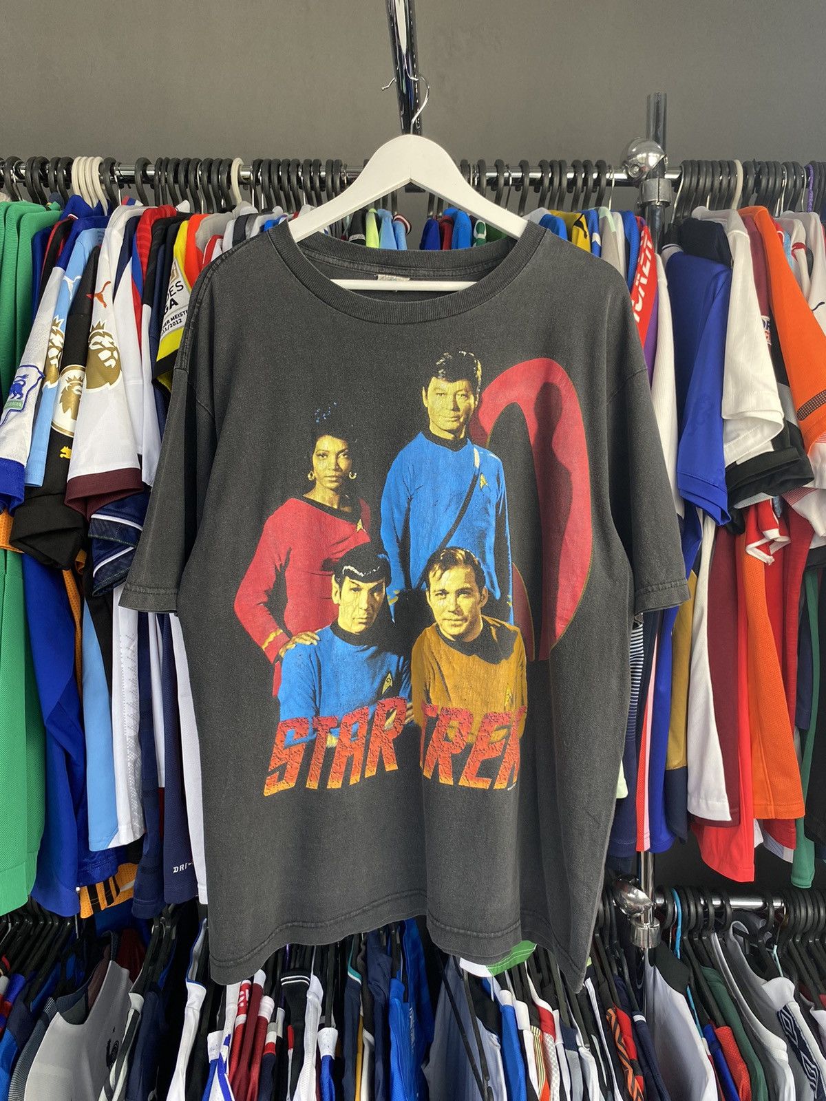 Vintage Vintage 1995 Star Trek Kirk, Spock, Scotty, Bones T-Shirt Size US XL / EU 56 / 4 - 1 Thumbnail
