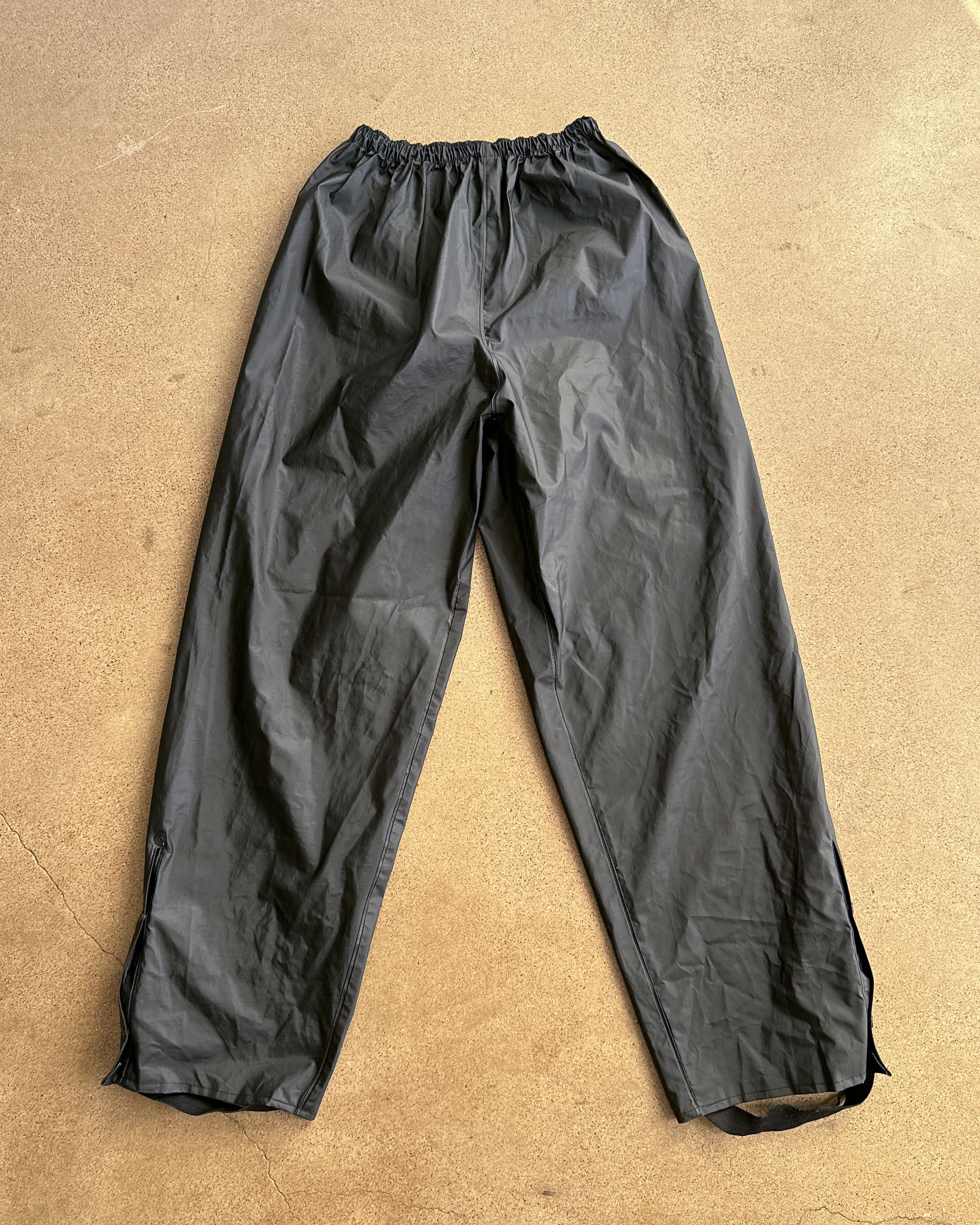 Vintage Vintage 90s Dry Rider Water Resistance Black Pants Gorpcore Size US 32 / EU 48 - 1 Thumbnail