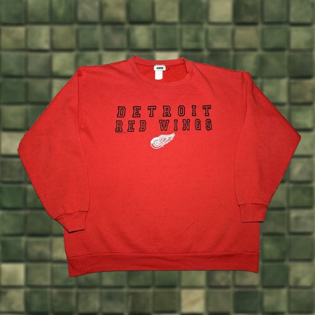 NHL VINTAGE Detroit Red Wings NHL Crewneck Sweatshirt Sweatshirt Large Red Unisex Adults 90s Hockey Pullover Embroidered Sweatshirt Size US L / EU 52-54 / 3 - 1 Thumbnail