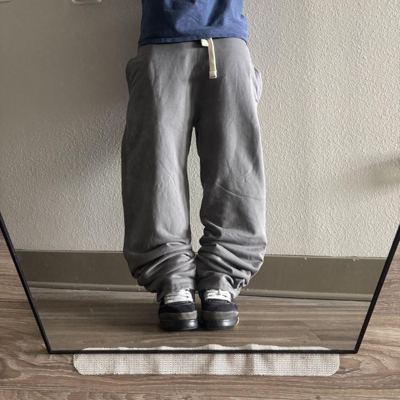 Old Navy Crazy Vintage Y2K/2000s Faded Grey Old Navy Essential Sweatpants! Size S Size US 30 / EU 46 - 1 Thumbnail