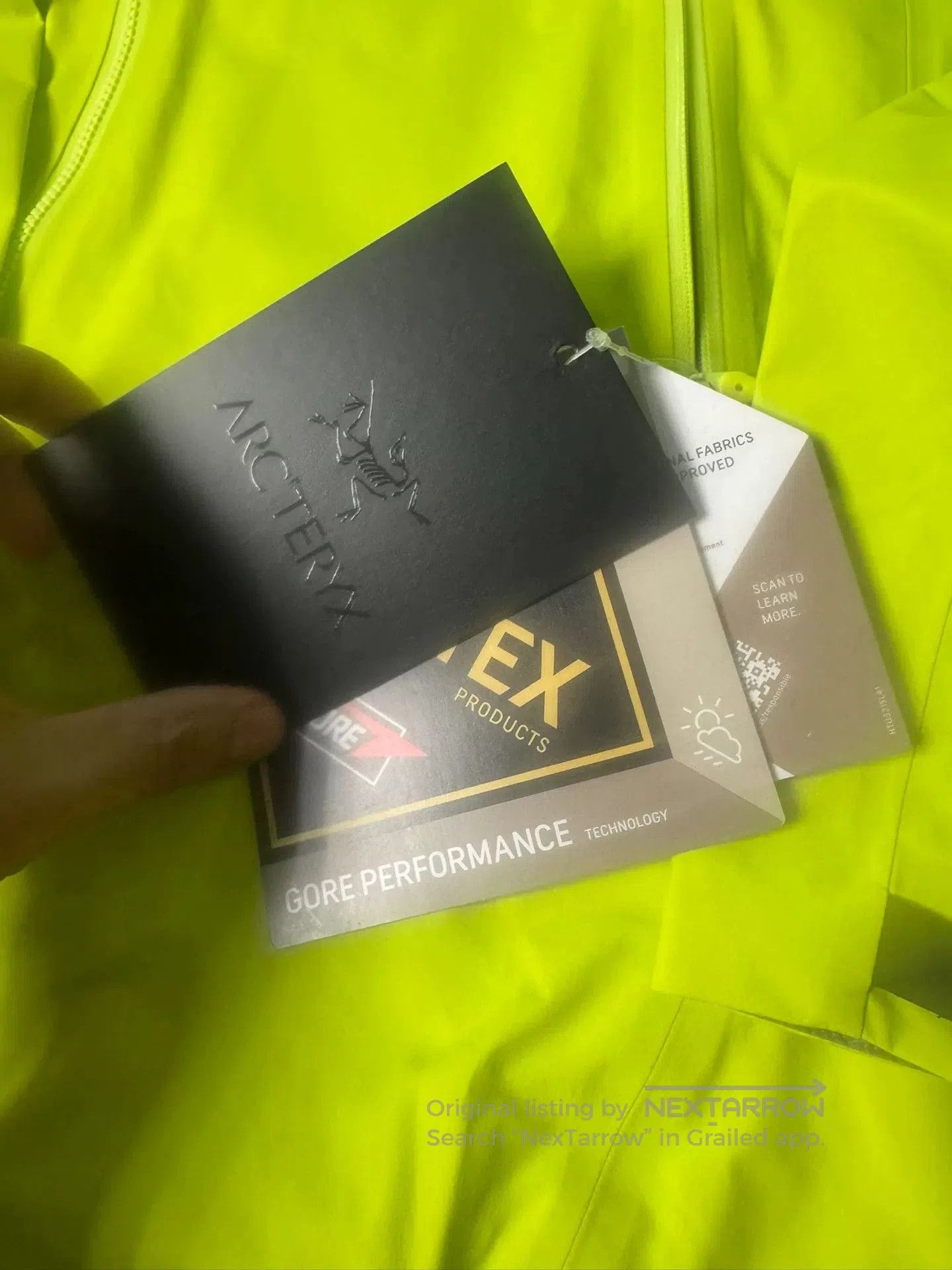 Arc'teryx Arc'teryx Beta Jacket in Fluorescent Green. Size US XL / EU 56 / 4 - 4 Thumbnail