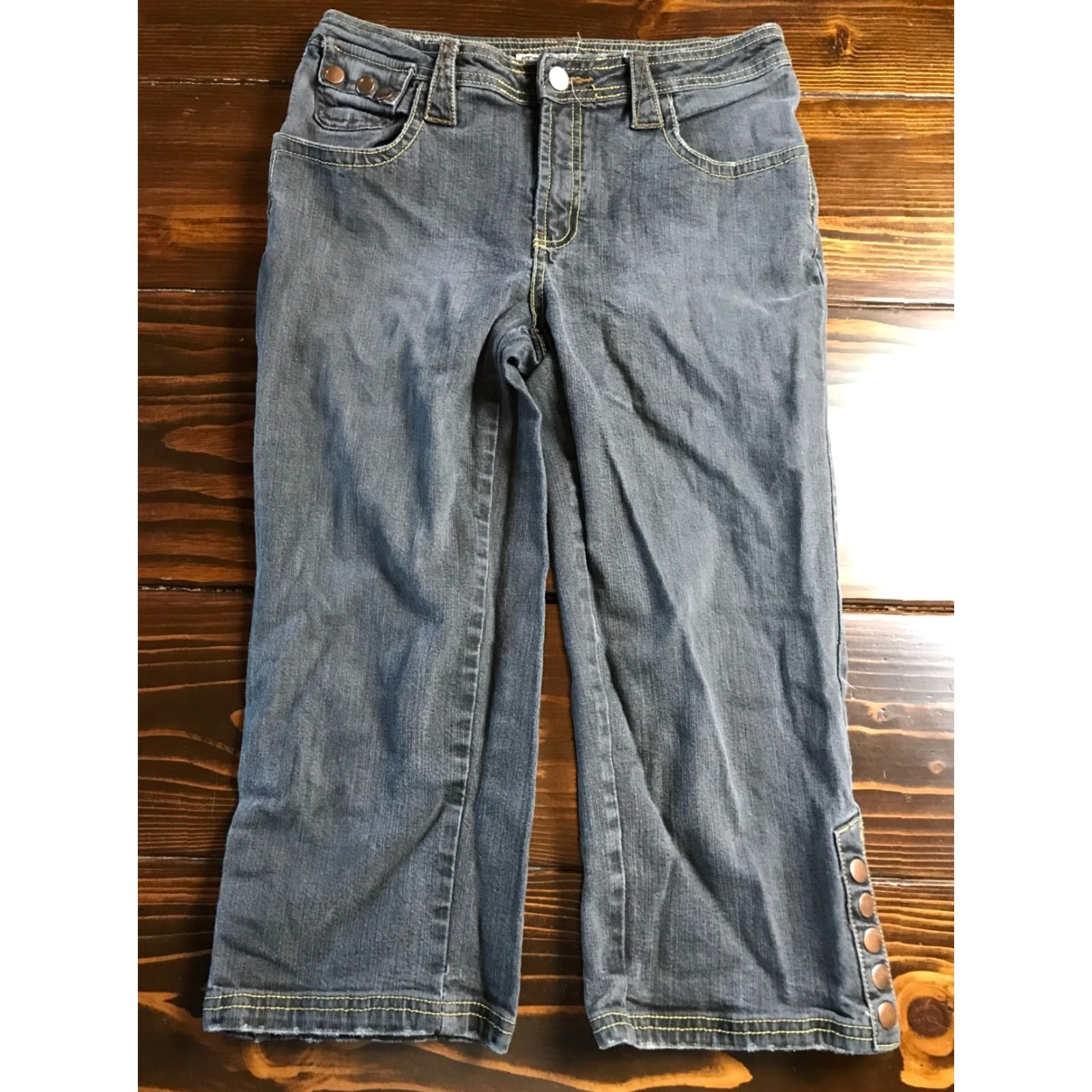Faded Glory Faded Glory Jeans Women’s 8 Blue Denim Stretch Capri Straight Leg, Regular, Low Rise, Inseam 21 in, Jeans, Women, Capris, Straight, Blue, Vintage: No Size 30" / US 8 / IT 44 - 2 Thumbnail