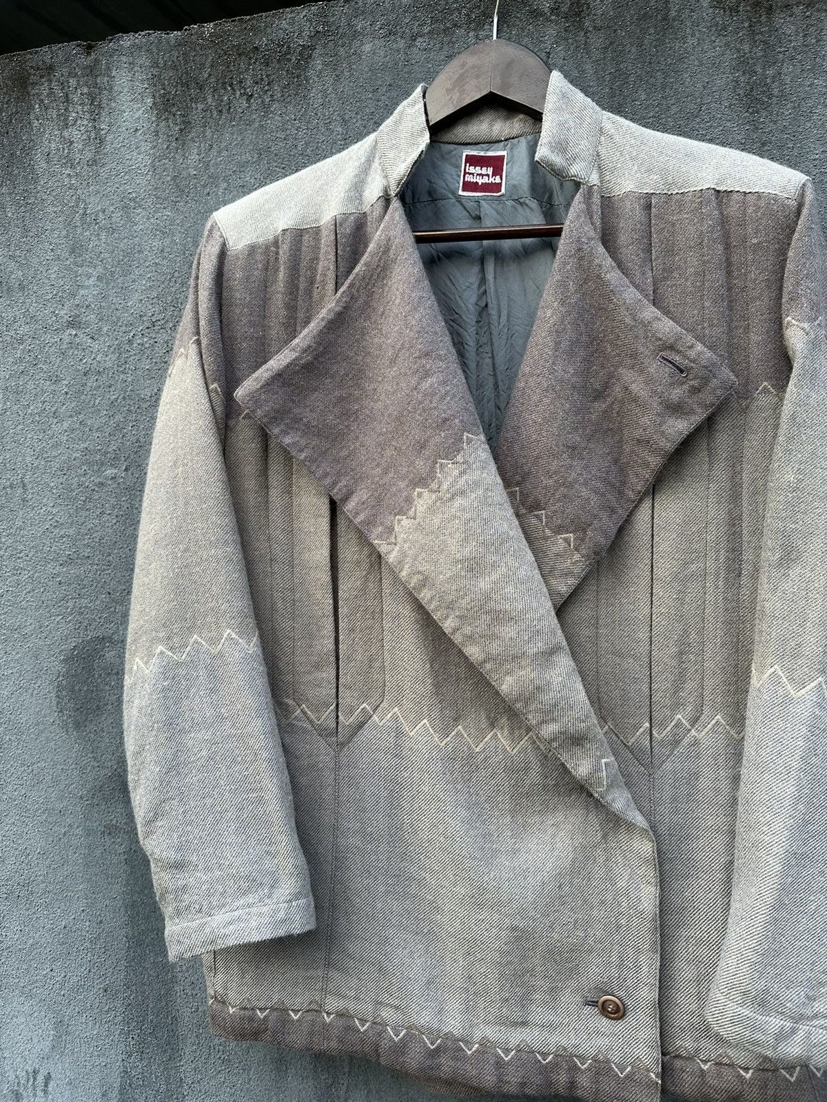 Issey Miyake Vintage Issey Miyake Double Breasted Wool Jacket (Woman) Size US M / EU 48-50 / 2 - 4 Thumbnail