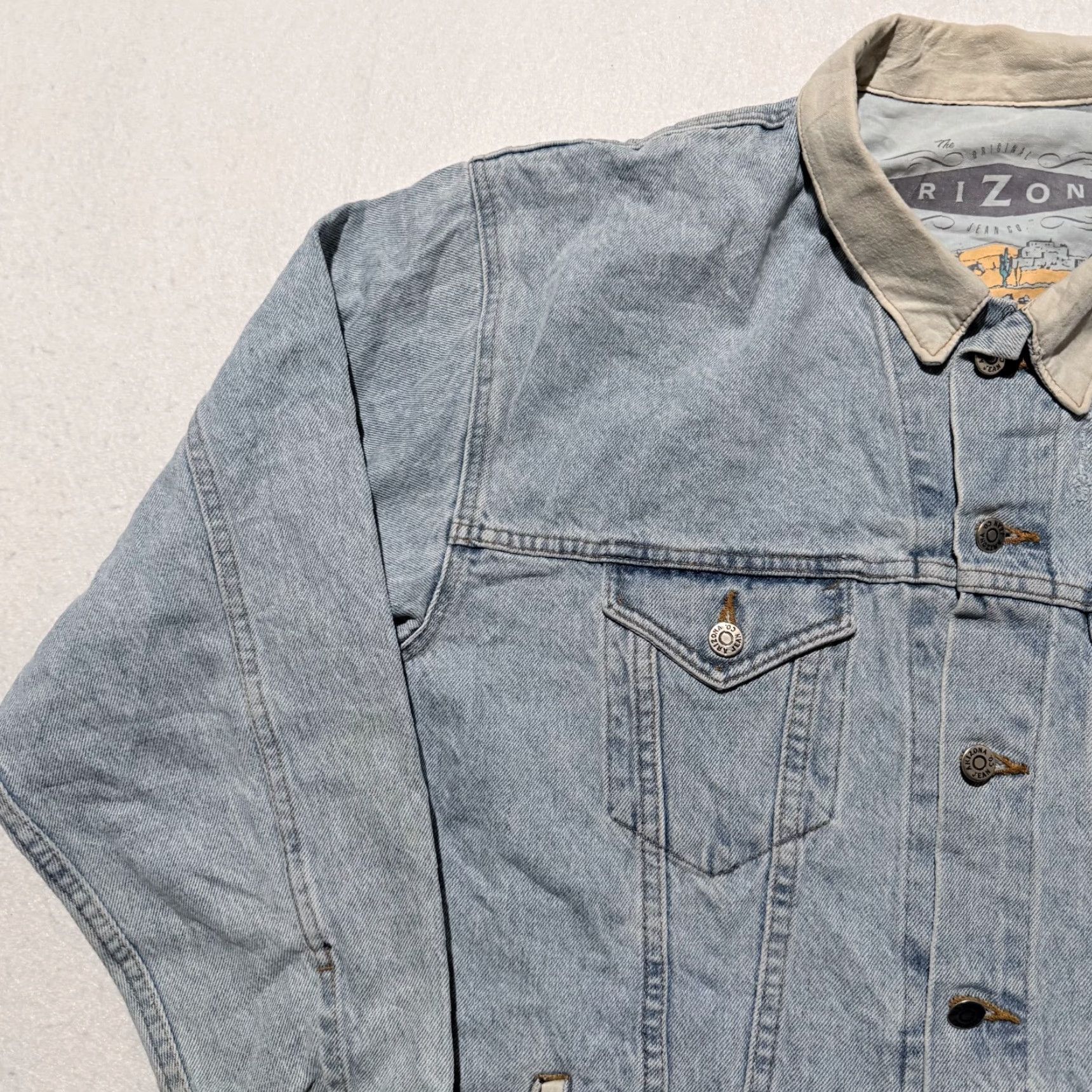Vintage VINTAGE Arizona Jeans Co Trucker Jacket Blue Light Wash Denim USA Made - Medium Size US 31 - 2 Thumbnail