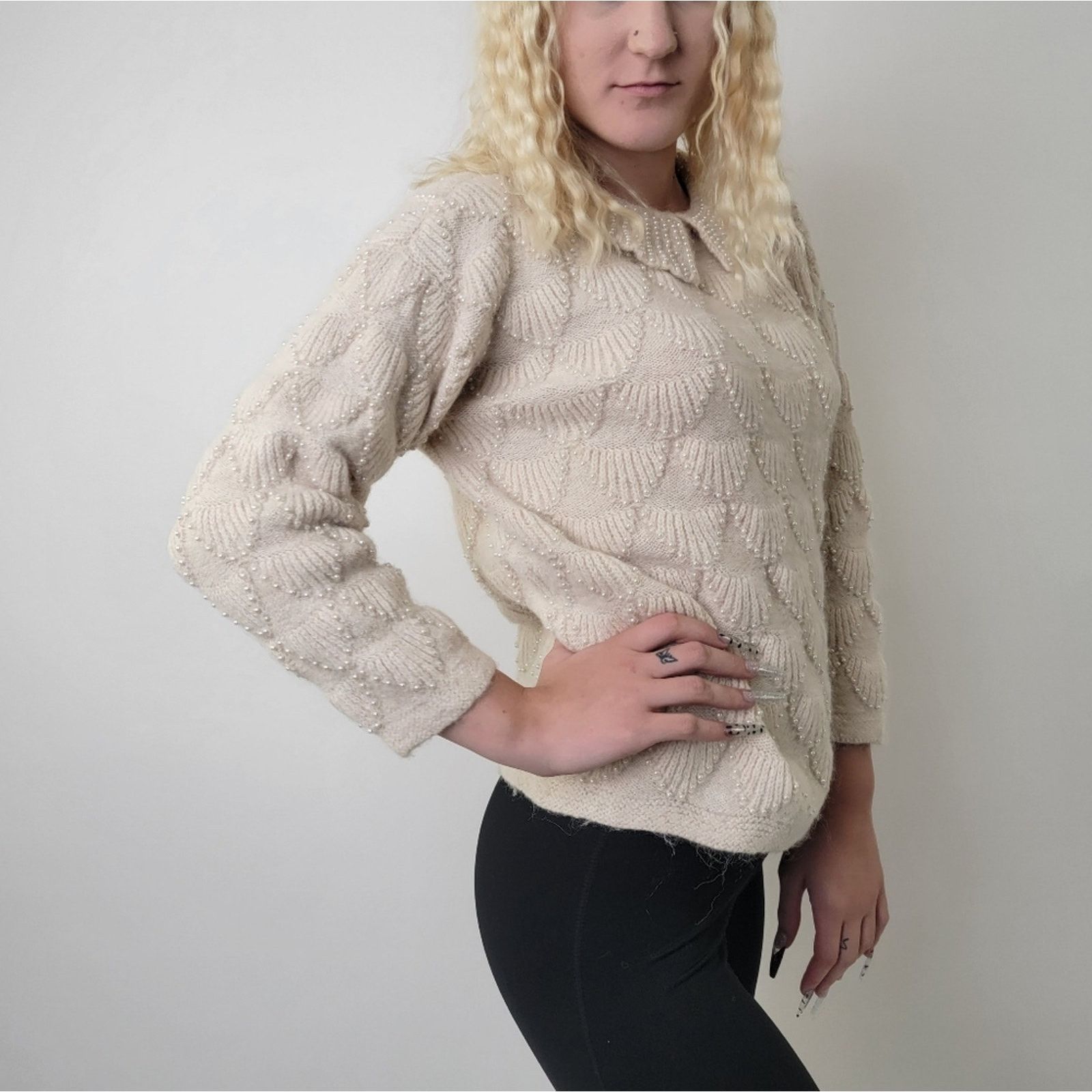 Vintage Vintage English Artisan Knit Sweater with Pearl's Size M / US 6-8 / IT 42-44 - 2 Thumbnail