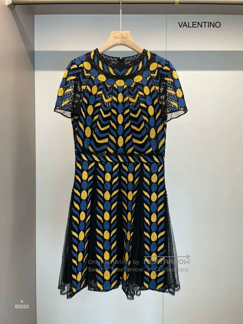 Valentino Valentino Patterned lace short-sleeved dress Size XL / US 12-14 / IT 48-50 - 1 Thumbnail