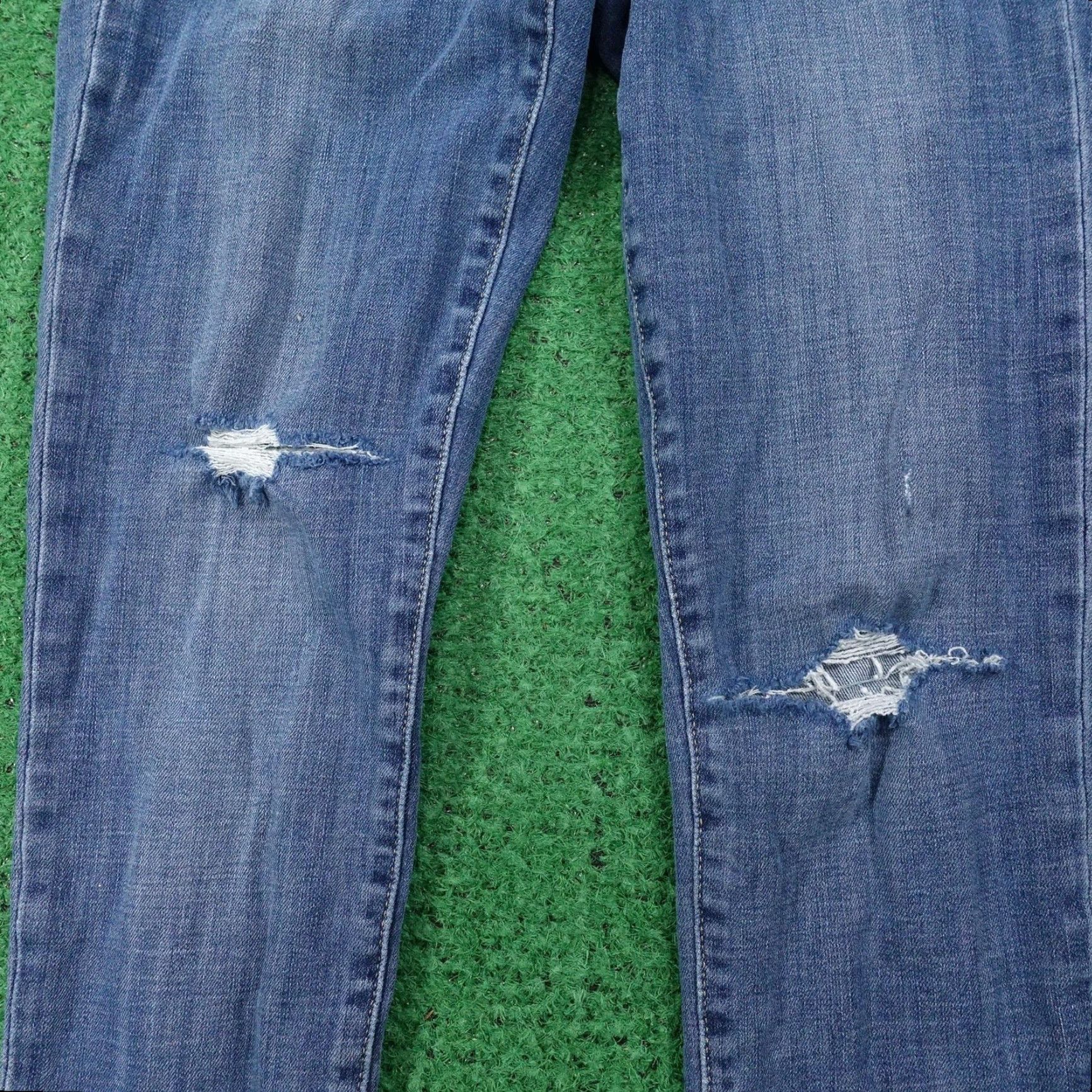 Gap VINTAGE GAP 1969 True Skinny Jeans Womens 26 Blue Mid Rise Distressed Stretch Denim Size 26" / US 2 / IT 38 - 3 Thumbnail