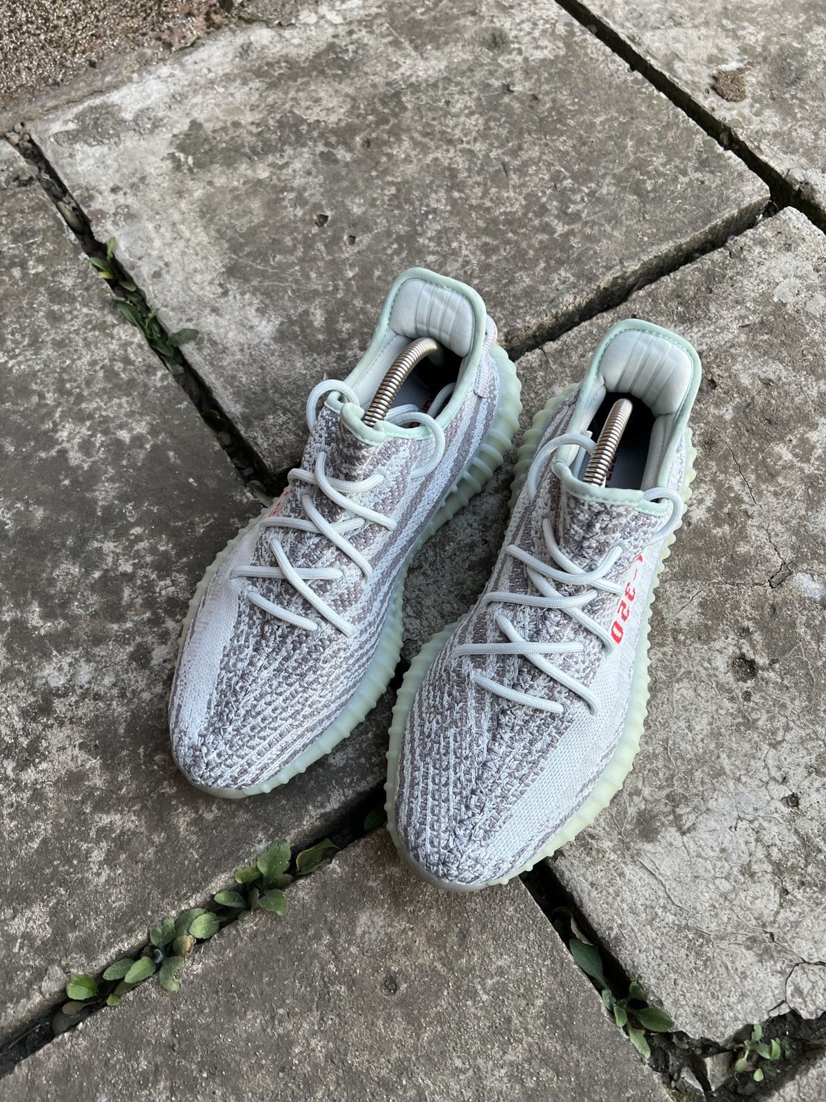 Yeezy Adidas Men's Yeezy Boost 350 V2 Blue Tint Size US 8.5 / EU 41-42 - 3 Thumbnail