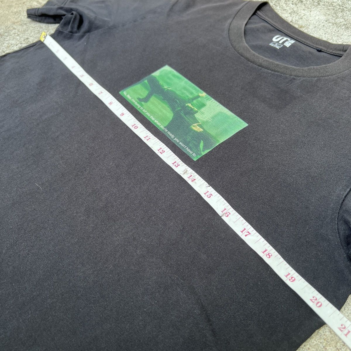 Uniqlo The Matrix x UNIQLO Movie Tee L Faded Size US L / EU 52-54 / 3 - 8 Thumbnail