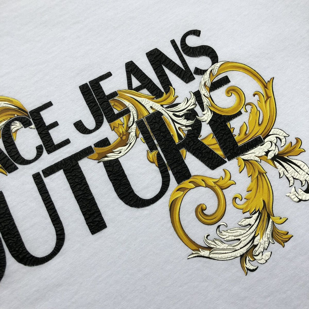 Versace Jeans Couture Versace Jeans Couture Barocco Printed T-Shirt White Size US M / EU 48-50 / 2 - 7 Thumbnail