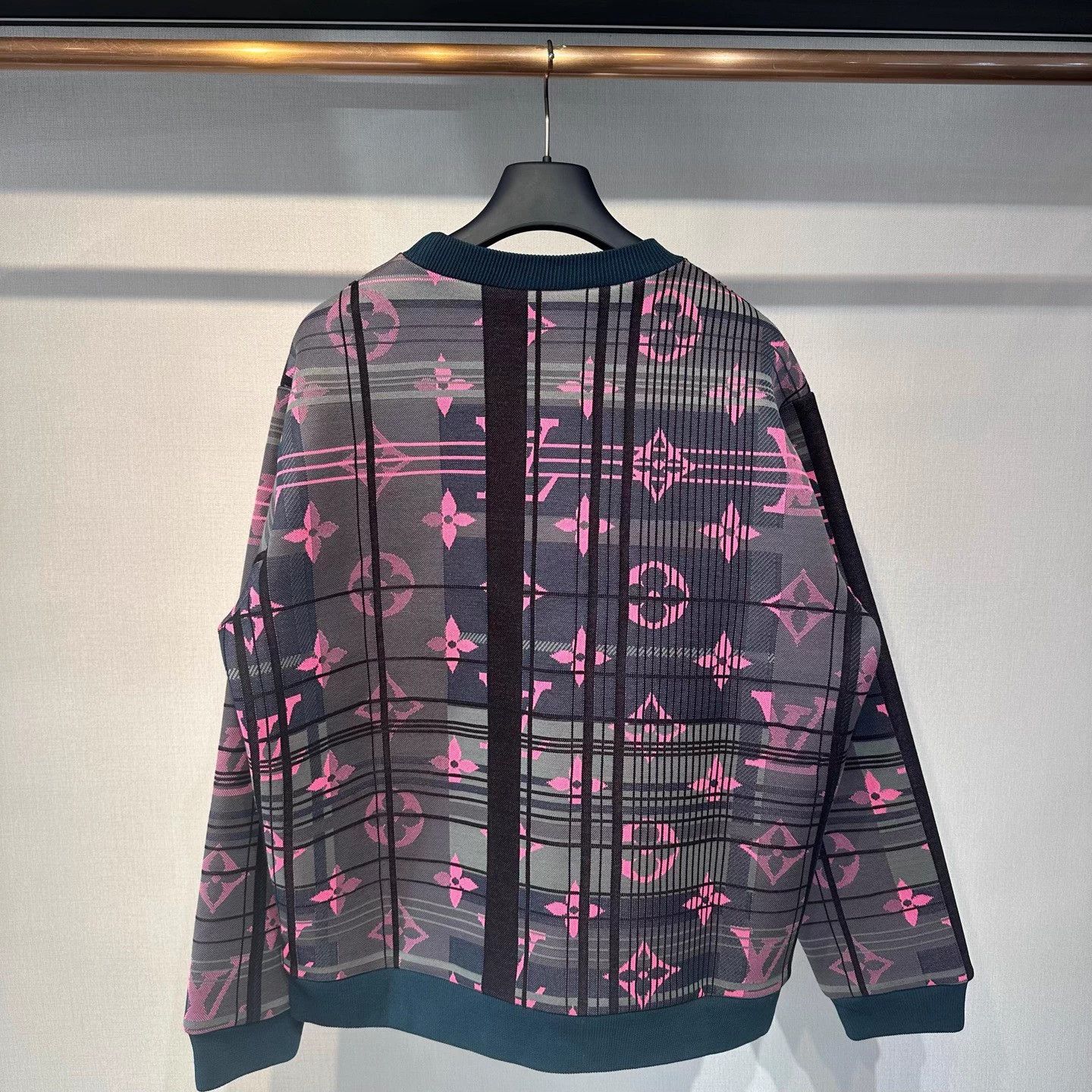 Louis Vuitton LV neon monogram space cotton sweatshirt XL new 120b 71l Size US XL / EU 56 / 4 - 2 Thumbnail