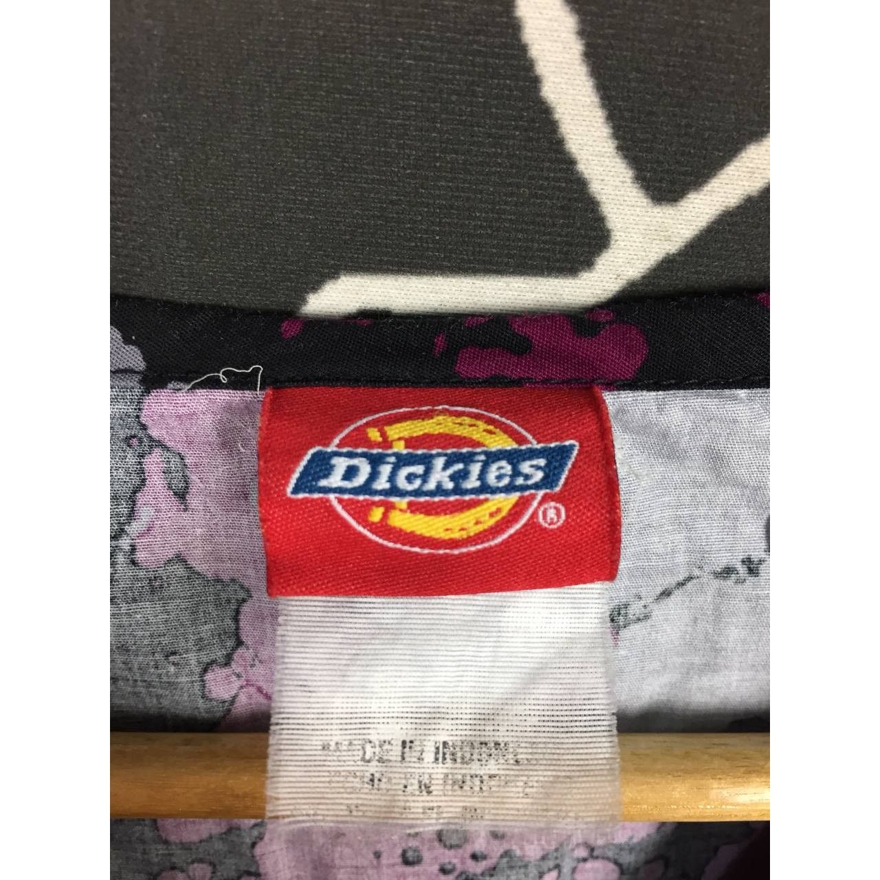 Dickies × Vintage Dickies Workwear Abstract Print V-Neck Scrub Top Size S Size US S / EU 44-46 / 1 - 8 Thumbnail