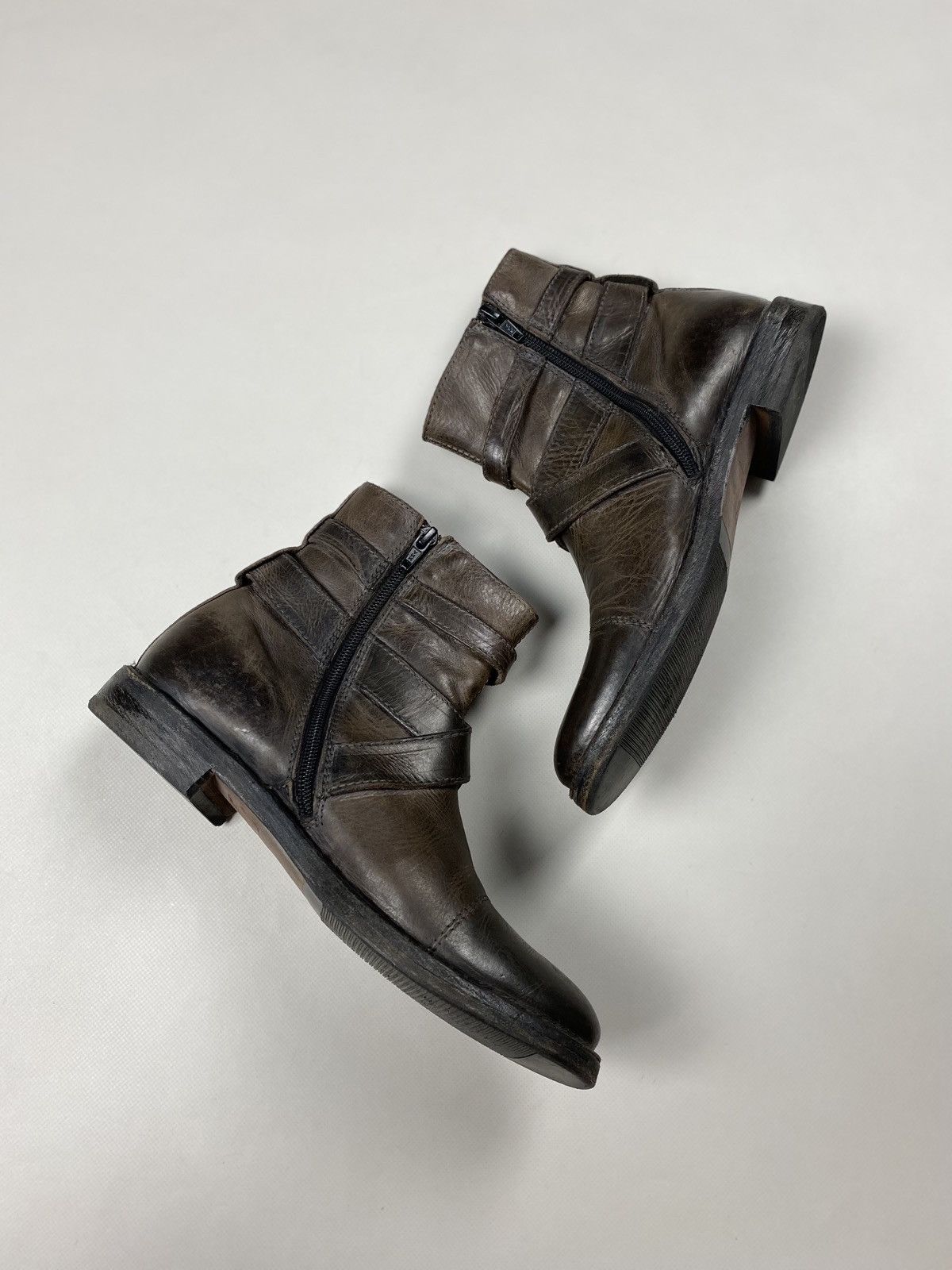 MoMA MOMA ladies avant-garde leather ankle biker boots size 38 Size US 8 / IT 38 - 18 Thumbnail