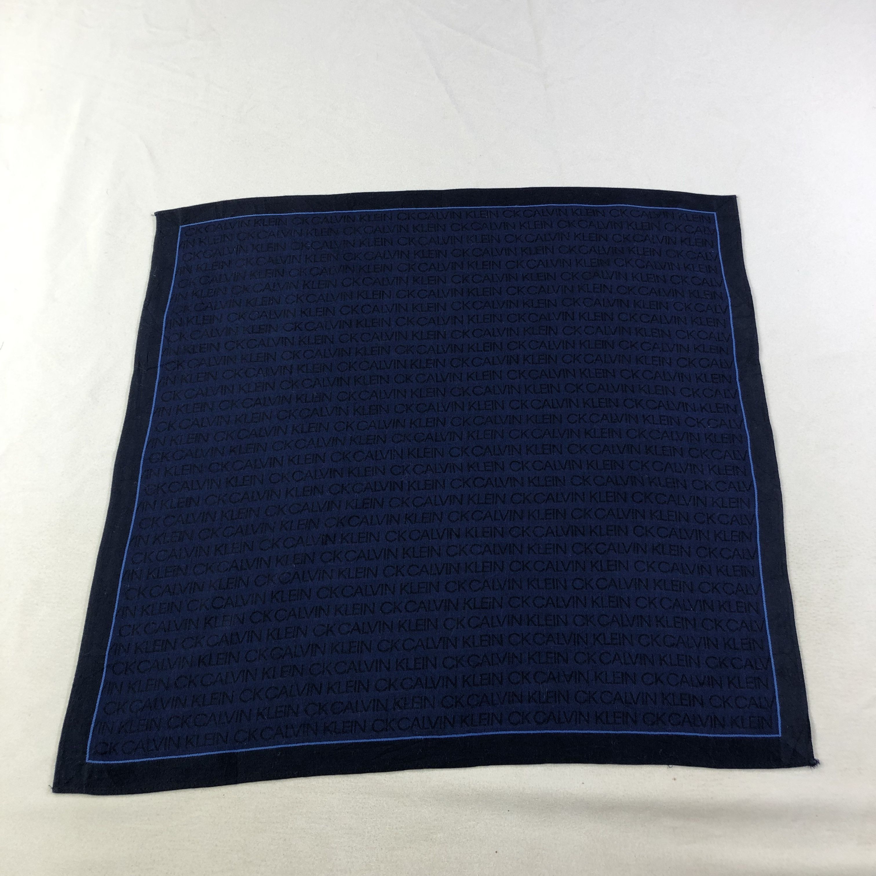 Calvin Klein Calvin Klein Handkerchief Neckerchief Bandana H2291 Size ONE SIZE - 4 Thumbnail