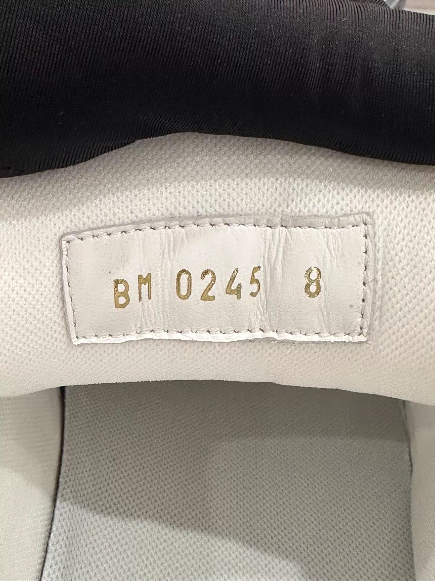 Louis Vuitton LV Men's Trainer Gray & White Monogram Uk8/42 Size US 9 / EU 42 - 9 Thumbnail