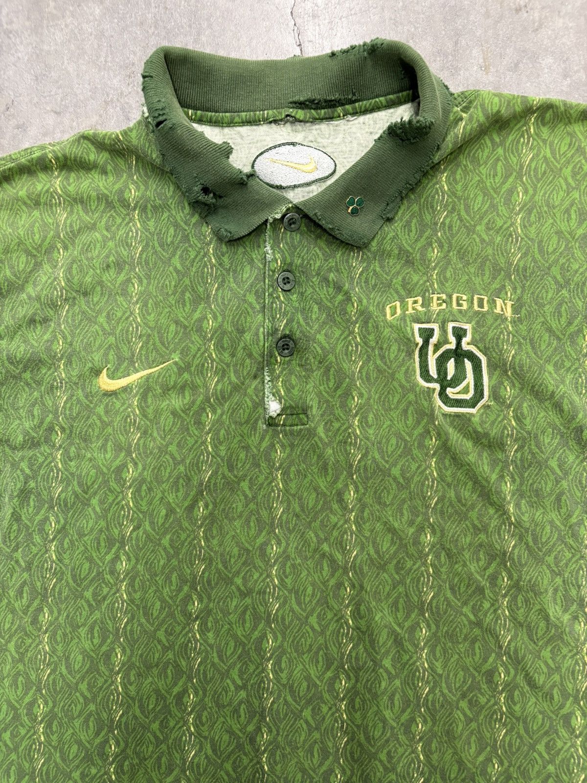 Nike Nike Oregon Ducks Polo Shirt Mens Large Distressed Vintage Size US L / EU 52-54 / 3 - 2 Thumbnail