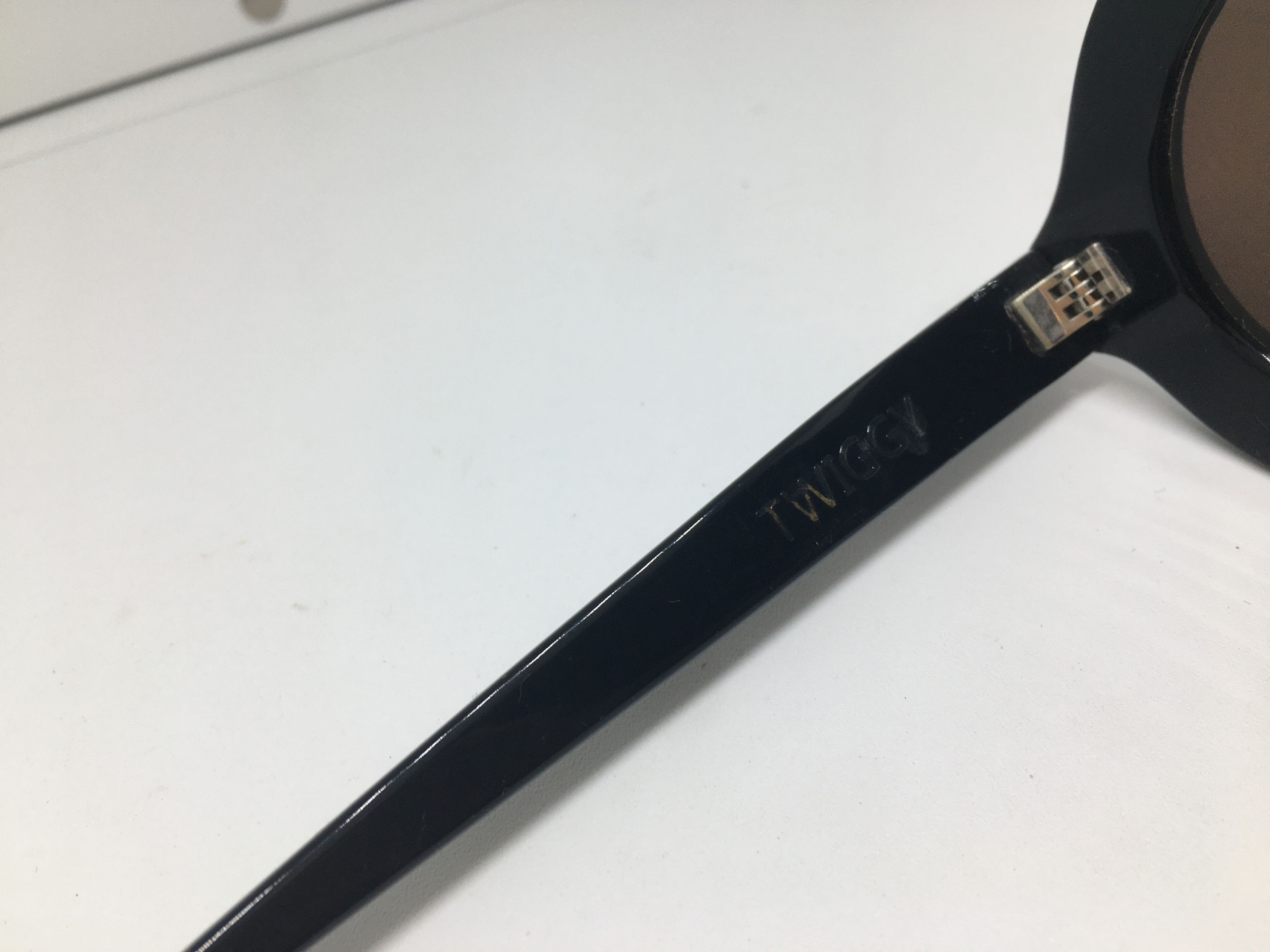 Wildfox Vintage Wildfox Twiggy Round Sunglasses Frame Size ONE SIZE - 6 Thumbnail