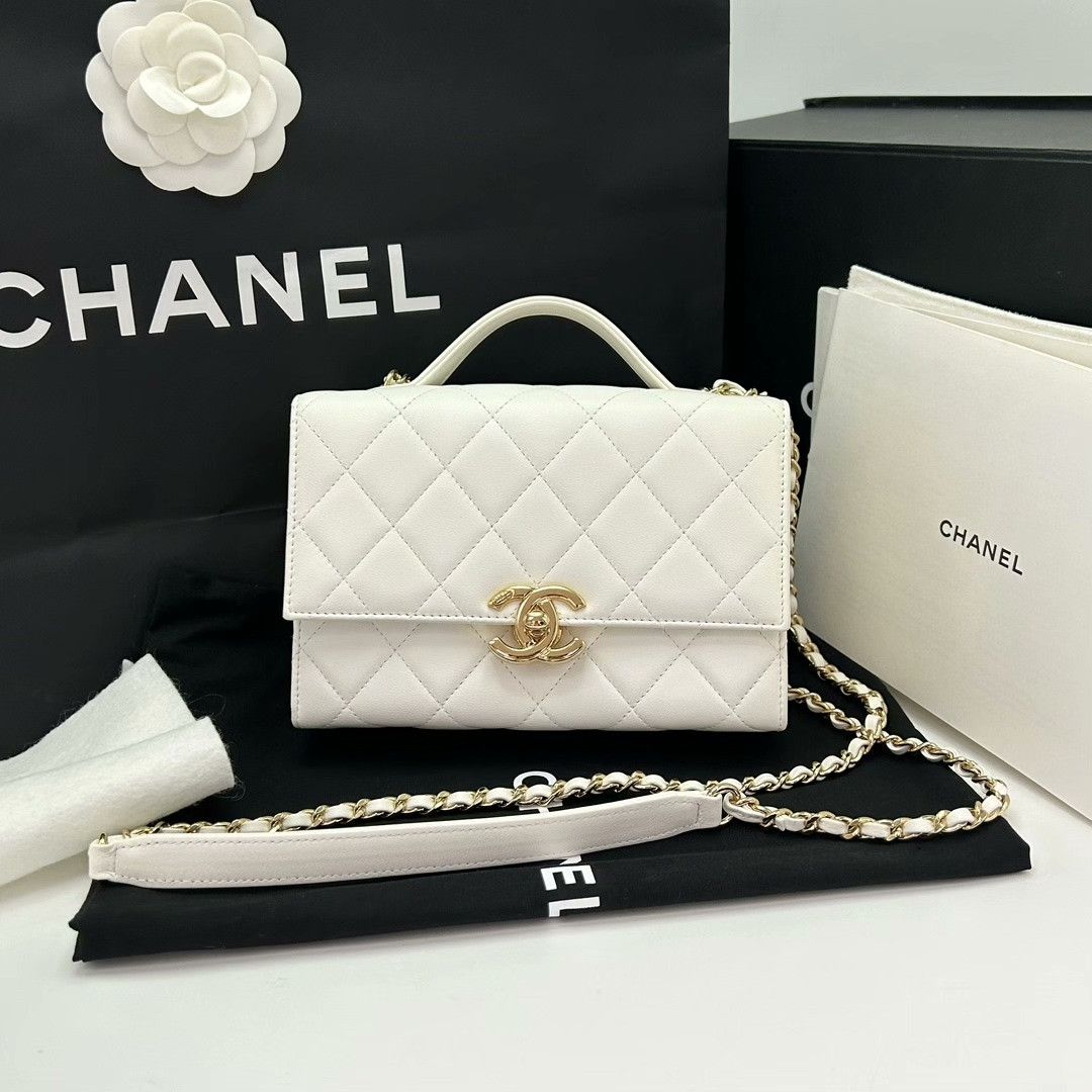 Chanel Pre-loved Bag Very good condition Size ONE SIZE - 1 Thumbnail