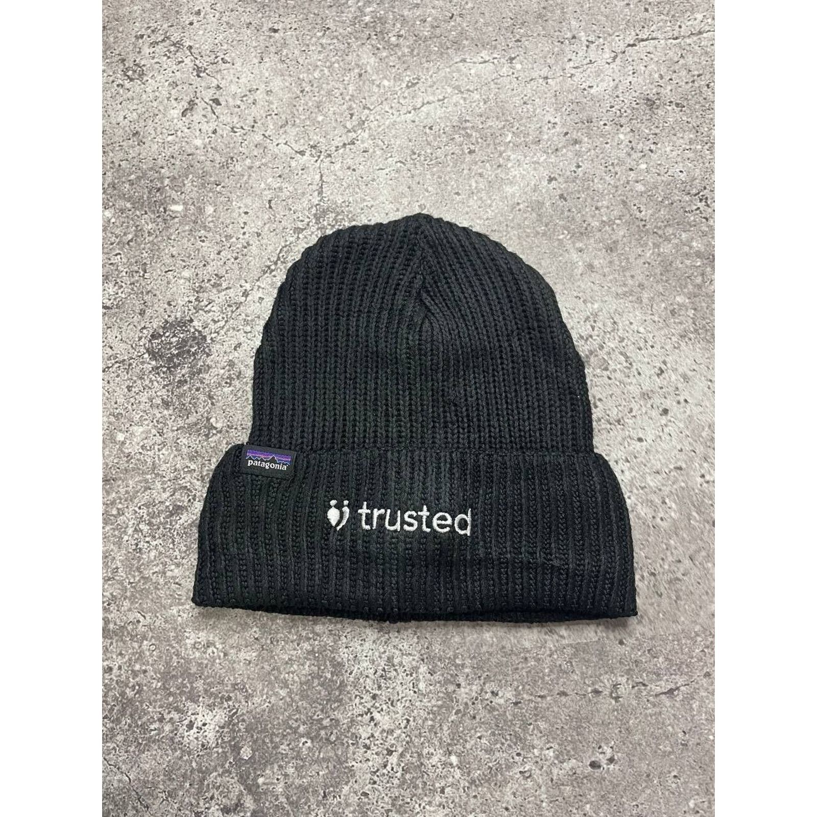 Patagonia Vintage Patagonia Black Knit Beanie Hat Embroidery One Size Size ONE SIZE - 1 Thumbnail