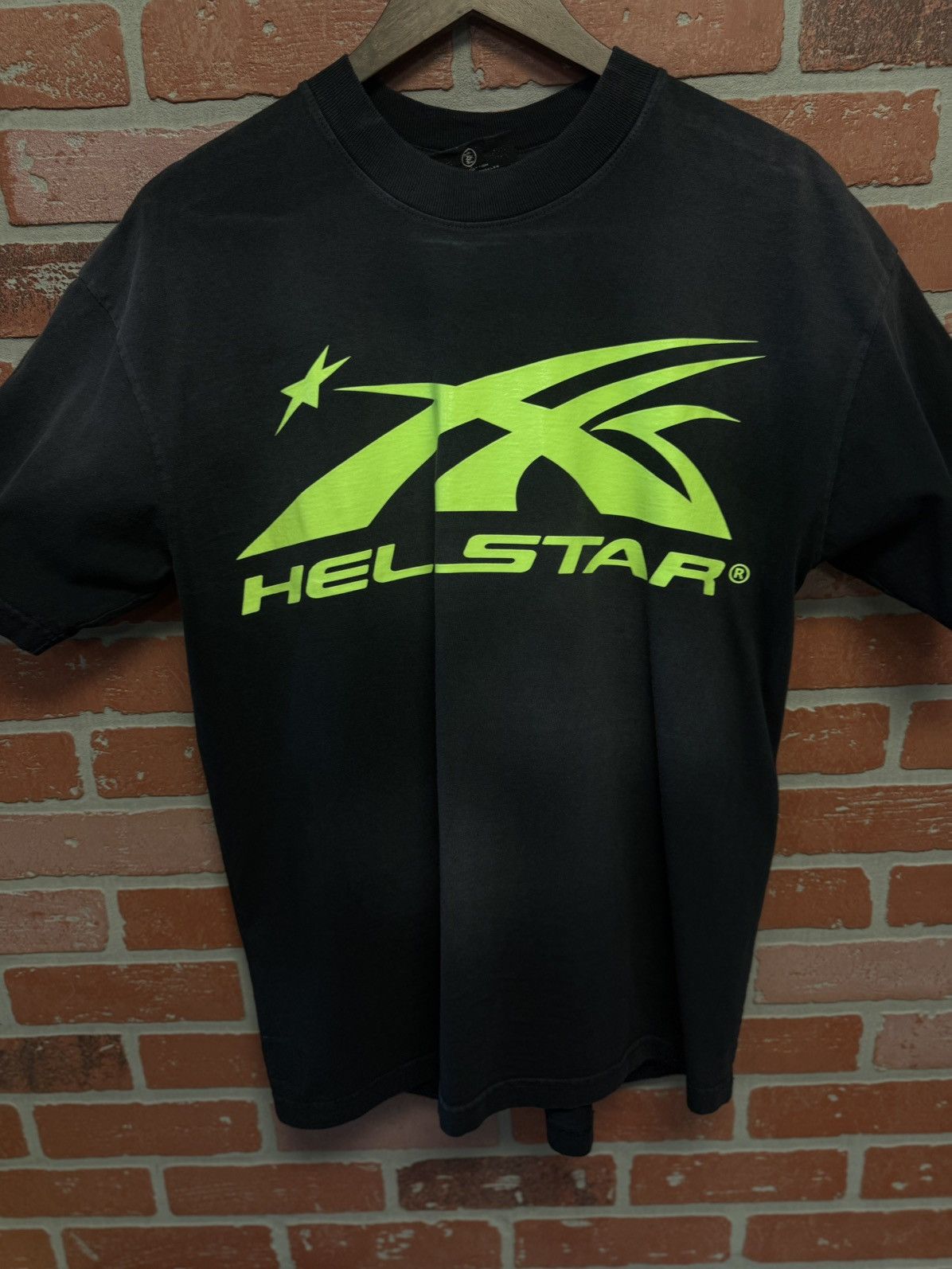 HELLSTAR Hellstar Black Neon Logo Tee Shirt 100% Authentic Size XS Size US XS / EU 42 / 0 - 2 Thumbnail