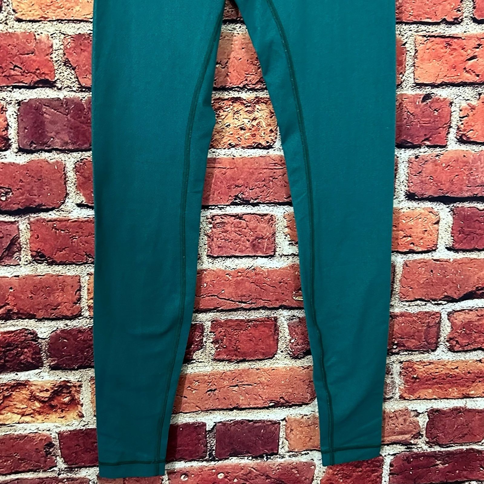 Lululemon Lululemon full through leggings size 4 Size 27" / US 4 / IT 40 - 3 Thumbnail