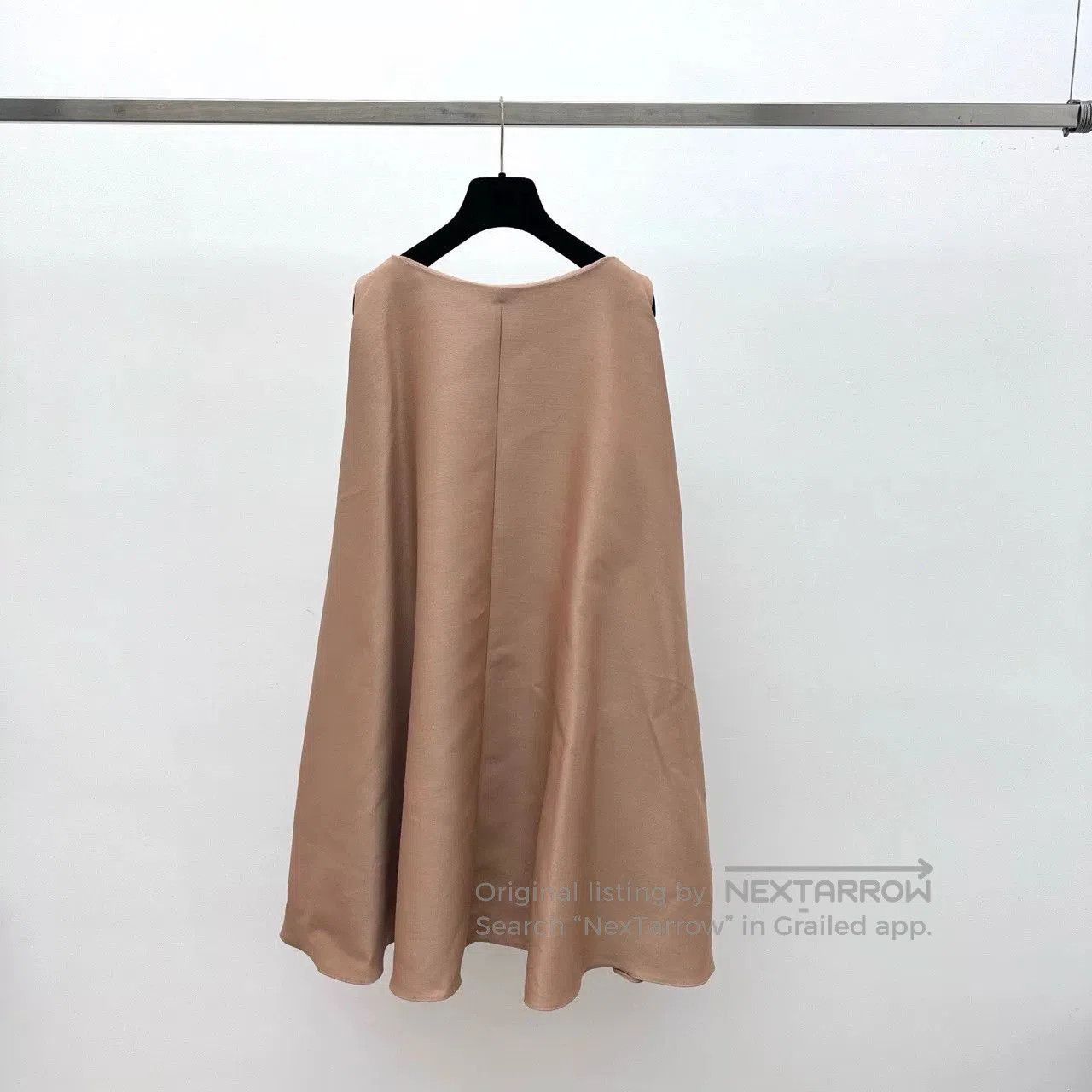 Other new dior cape skirt size 40. Size US M / EU 48-50 / 2 - 3 Thumbnail
