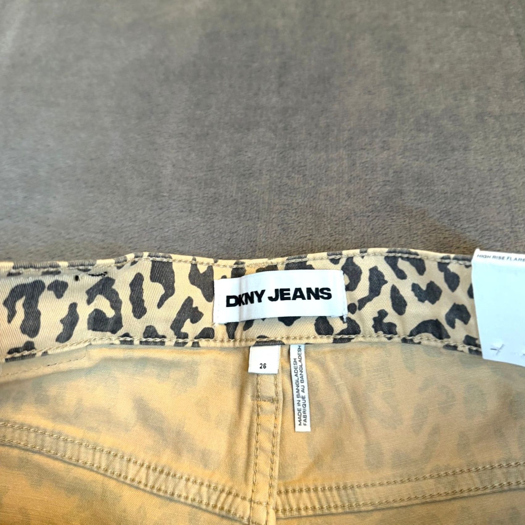 DKNY DKNY Jeans Leopard Print High Rise Flare Pants Tan Black Womens size 26 NWT Size 26" / US 2 / IT 38 - 3 Thumbnail