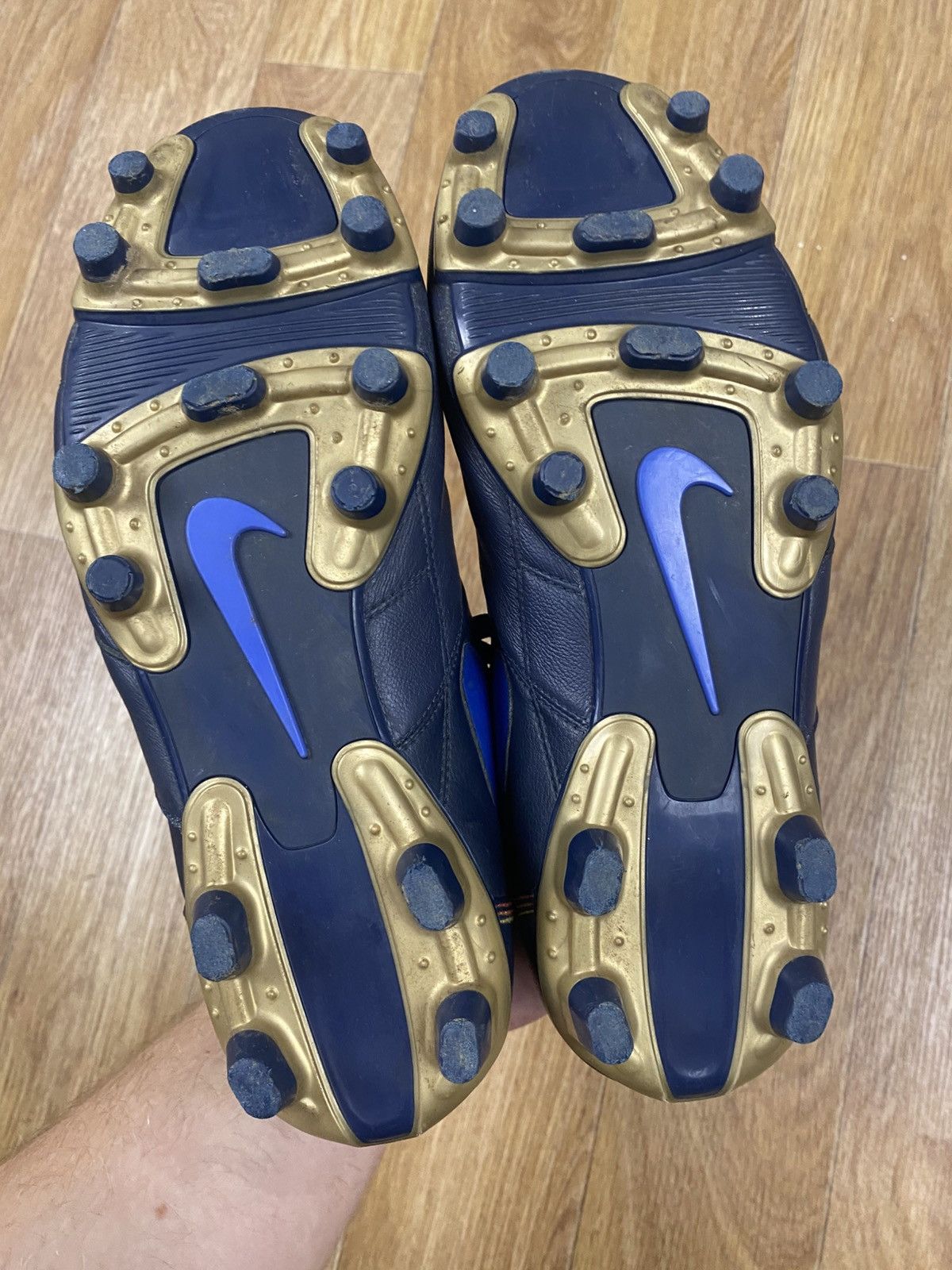 Vintage Vintage Rare Nike Tiempo R10 Ronaldinho Football Cleats Size US 7 / EU 40 - 10 Thumbnail