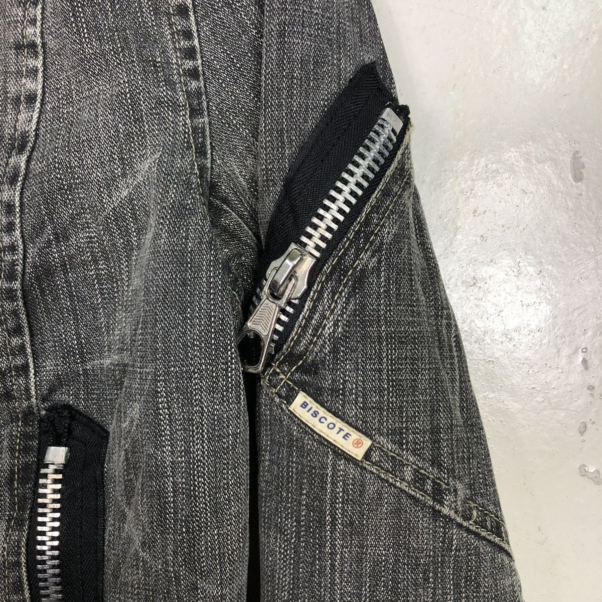 Japanese Brand 🔥VINTAGE CROPPED DENIM BIKER JACKET BISCOTE ISSEY MIYAKE Size US XS / EU 42 / 0 - 20 Thumbnail