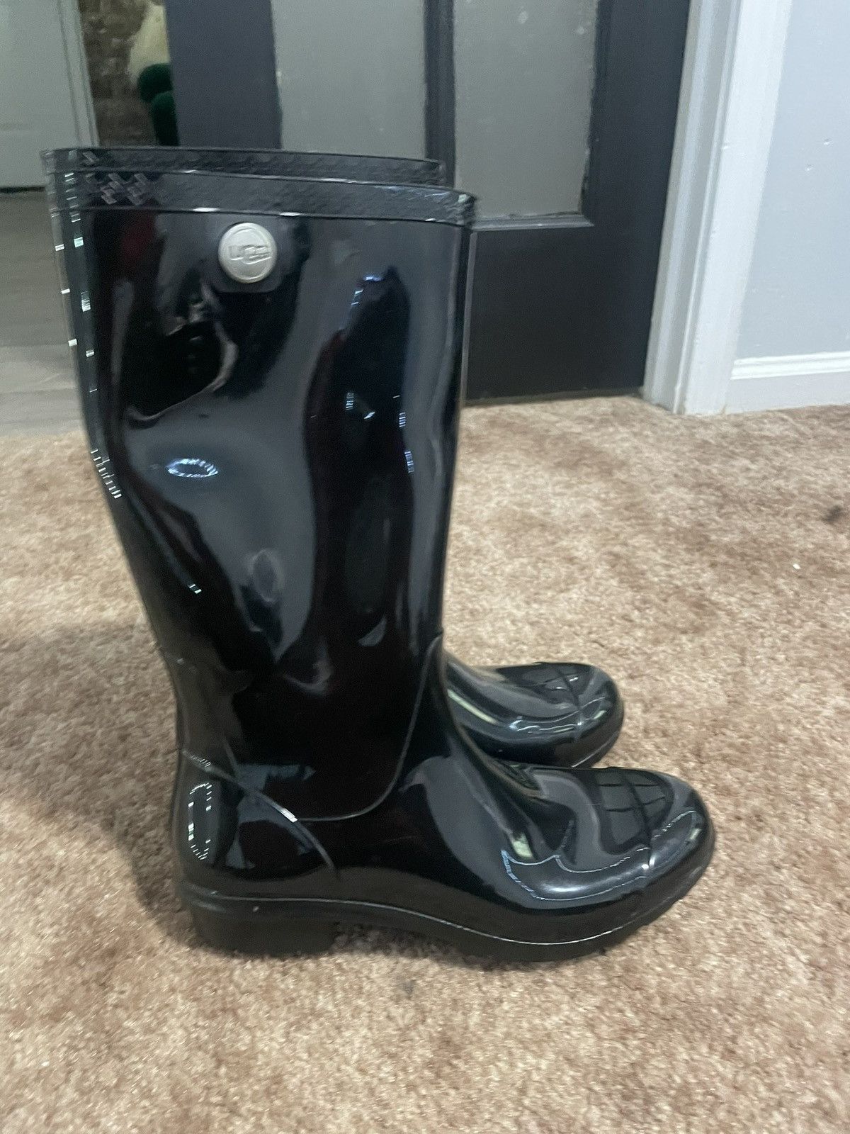 Ugg UGG Women's Shaye Rain Boots Size 9 PREOWNED/USED UGG Size US 9 / IT 39 - 2 Thumbnail