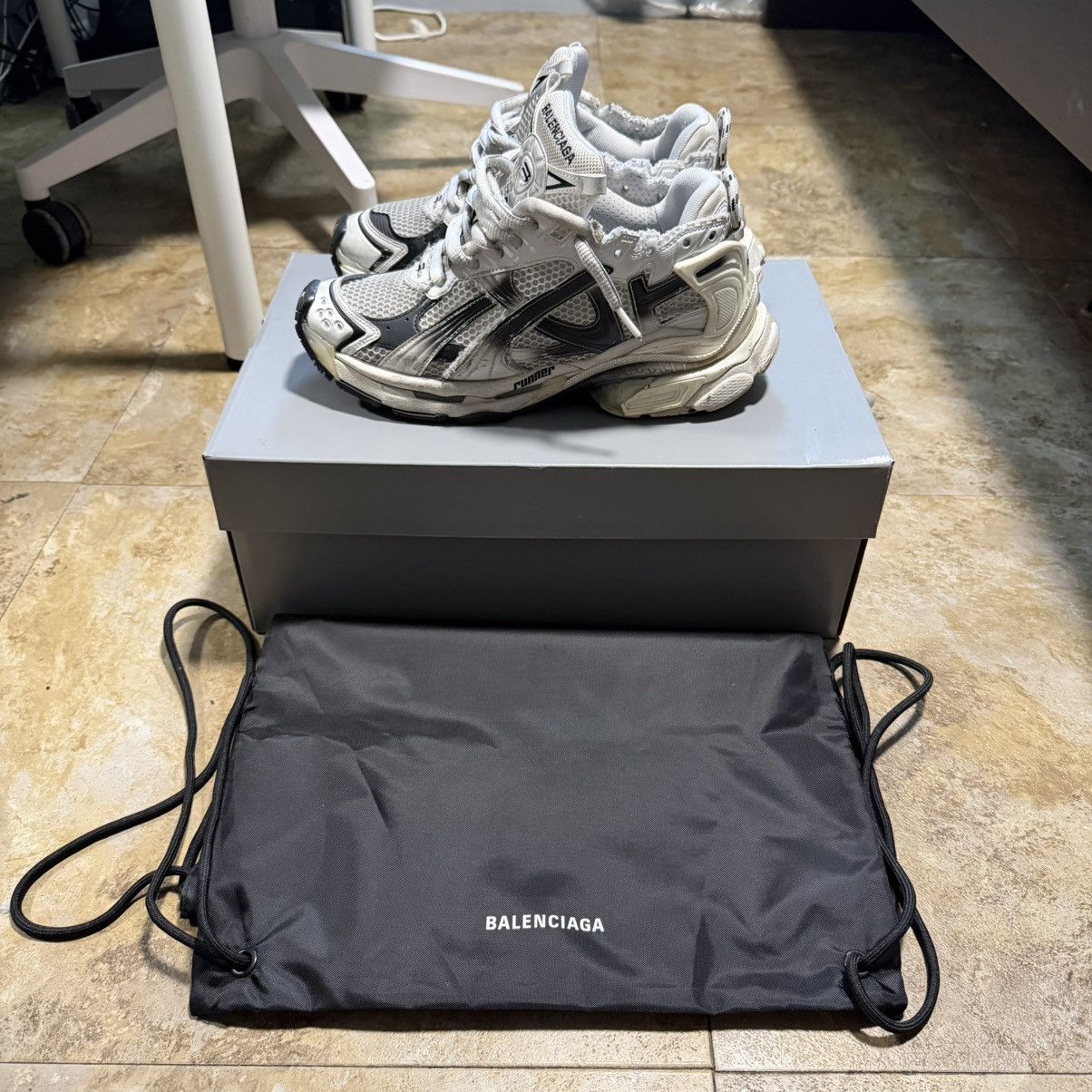 Balenciaga Balenciaga Runner V2 Gradient Size US 7 / EU 40 - 14 Thumbnail
