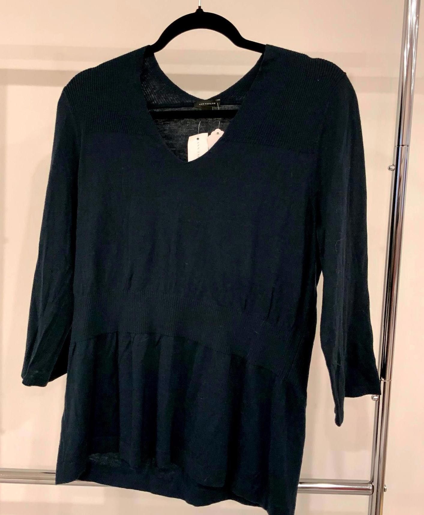 Ann Taylor Ann Taylor Women's XL Navy V-Neck Tunic Blouse Size XL / US 12-14 / IT 48-50 - 1 Thumbnail