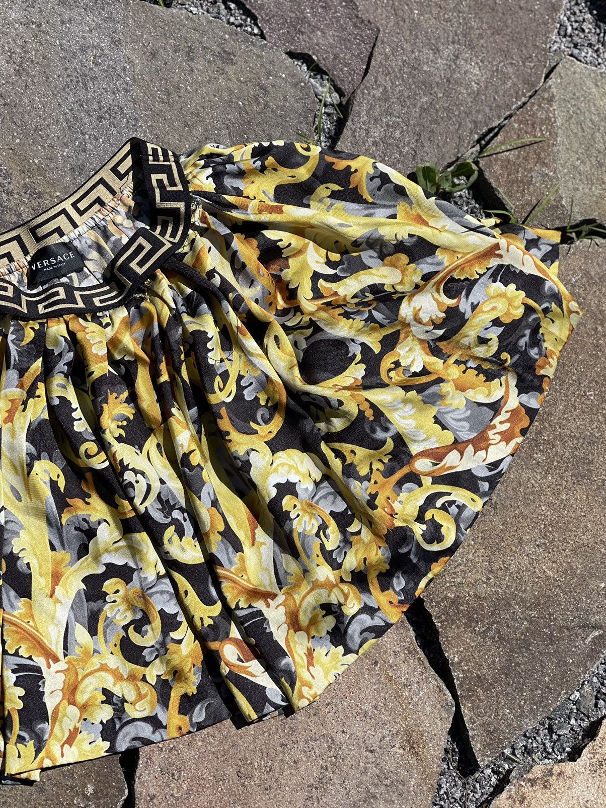 Versace Versace baroque style print mini skirt Size 25" / US 0 / IT 36 - 4 Thumbnail