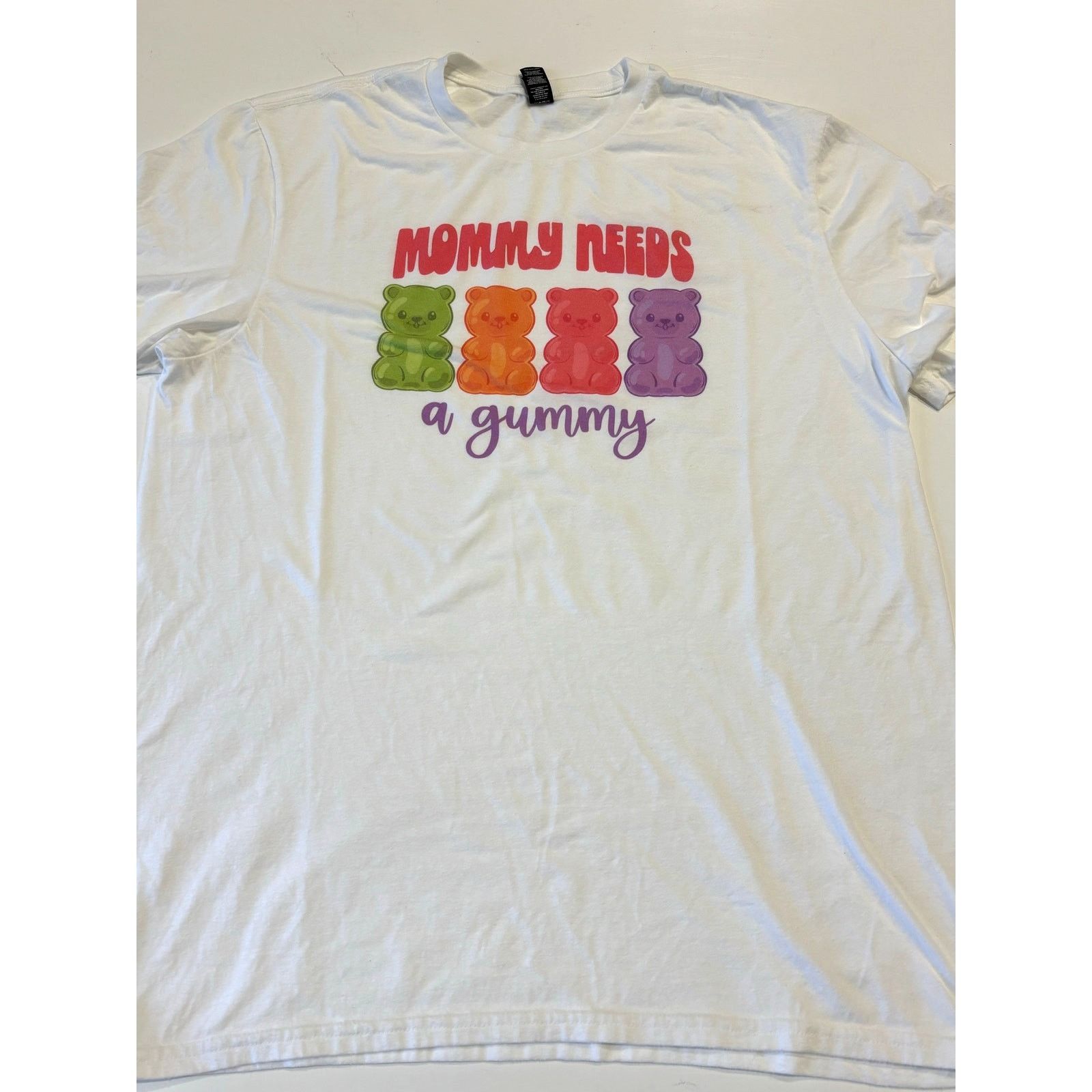 Other Mommy Needs a Gummy T-shirt Funny Relatable Mom Tee Size XL / US 12-14 / IT 48-50 - 2 Thumbnail