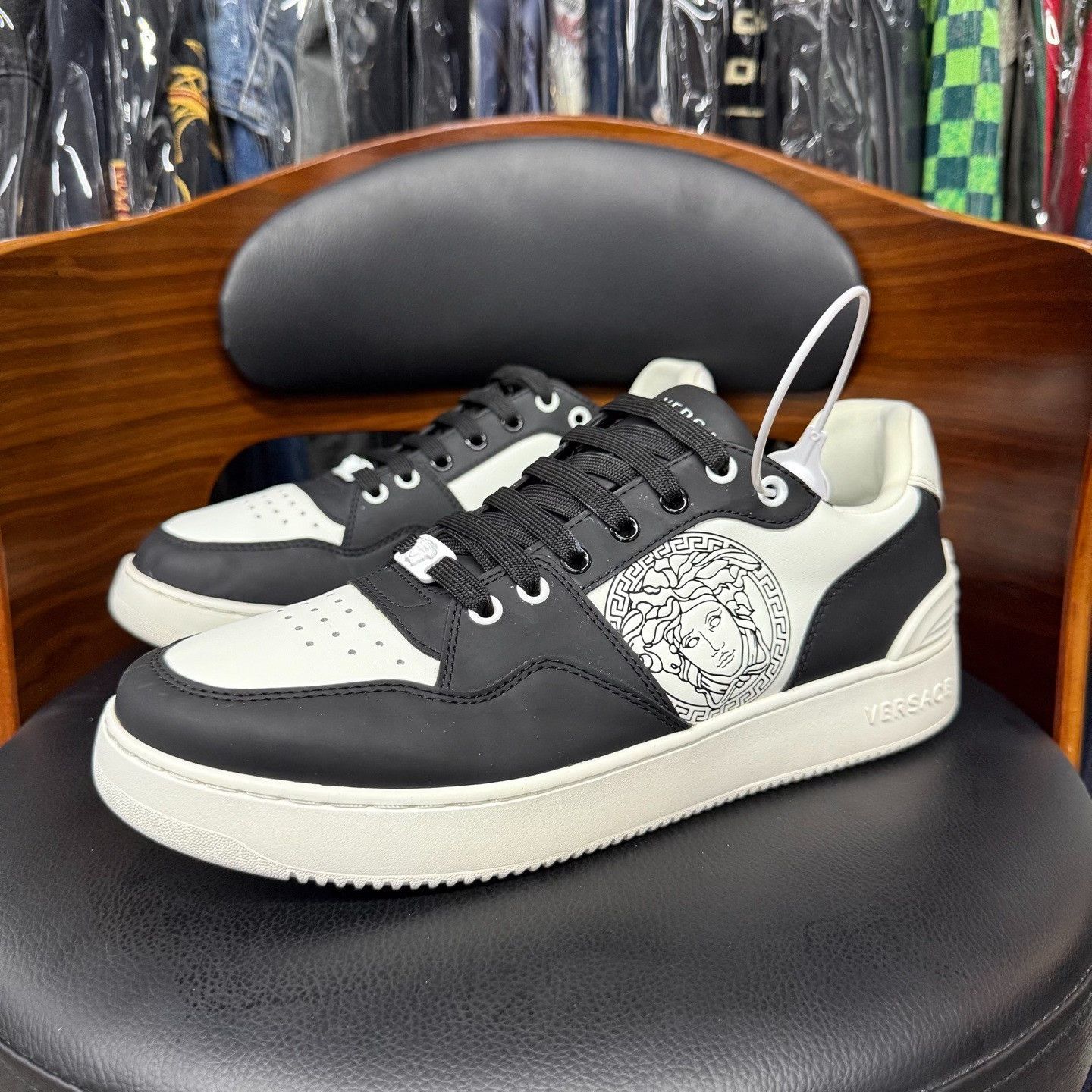 Versace Versace Black Lowtop Sneakers 10 Men Size US 10 / EU 43 - 1 Thumbnail