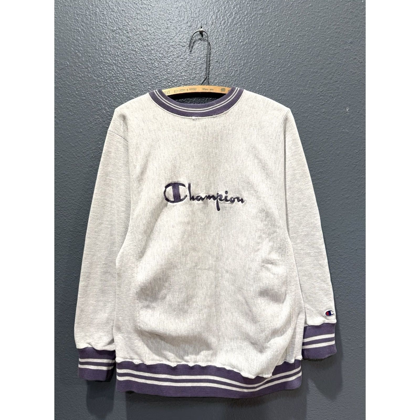 Champion VINTAGE Champion Reverse Weave Sweatshirt Large Gray Embroidered 90s Mens Size US L / EU 52-54 / 3 - 3 Thumbnail