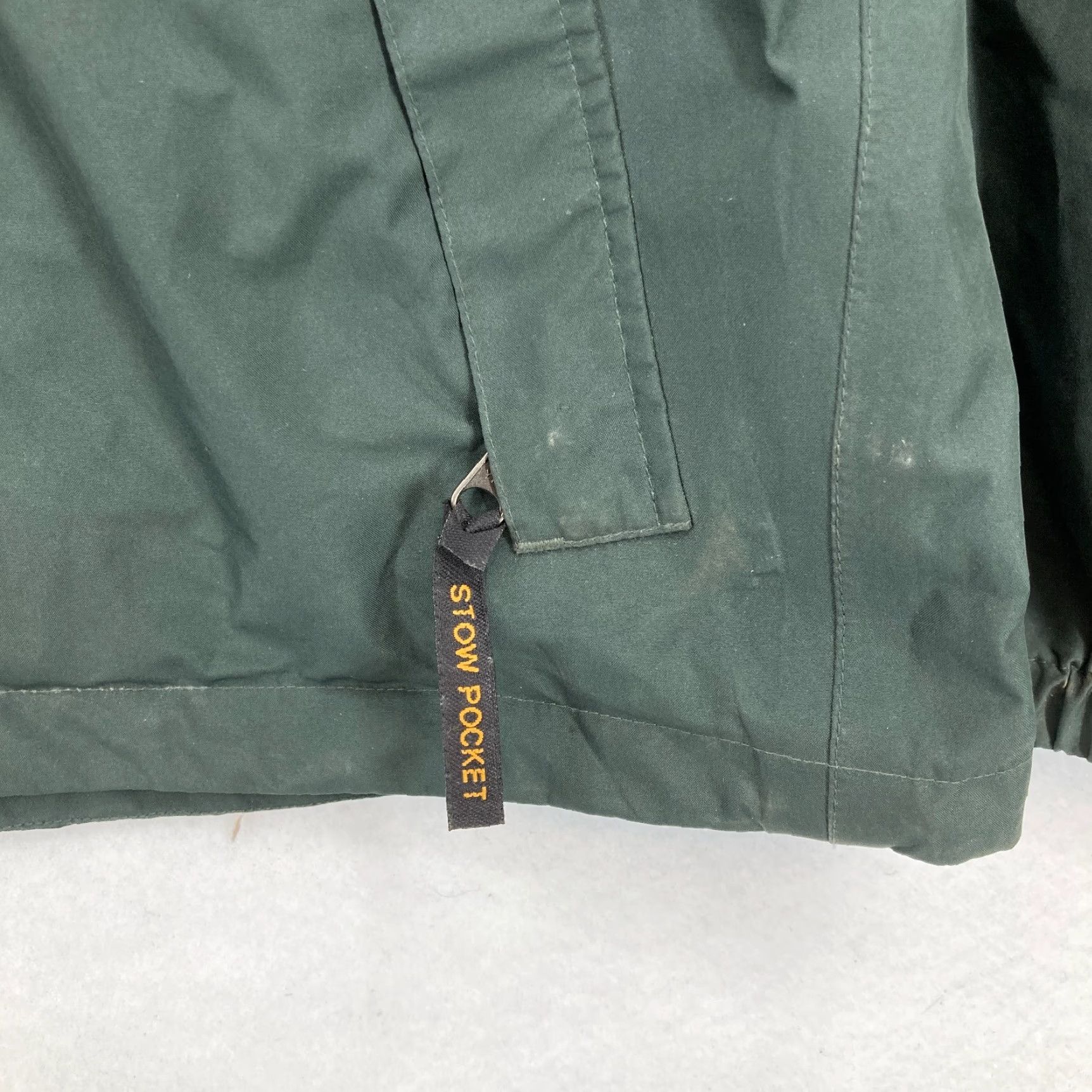 Bass Pro Shops VINTAGE Bass Pro Shops Gore Tex Jacket Mens Medium Green Water Resistant Full Zip Hooded Jacket Size US M / EU 48-50 / 2 - 3 Thumbnail