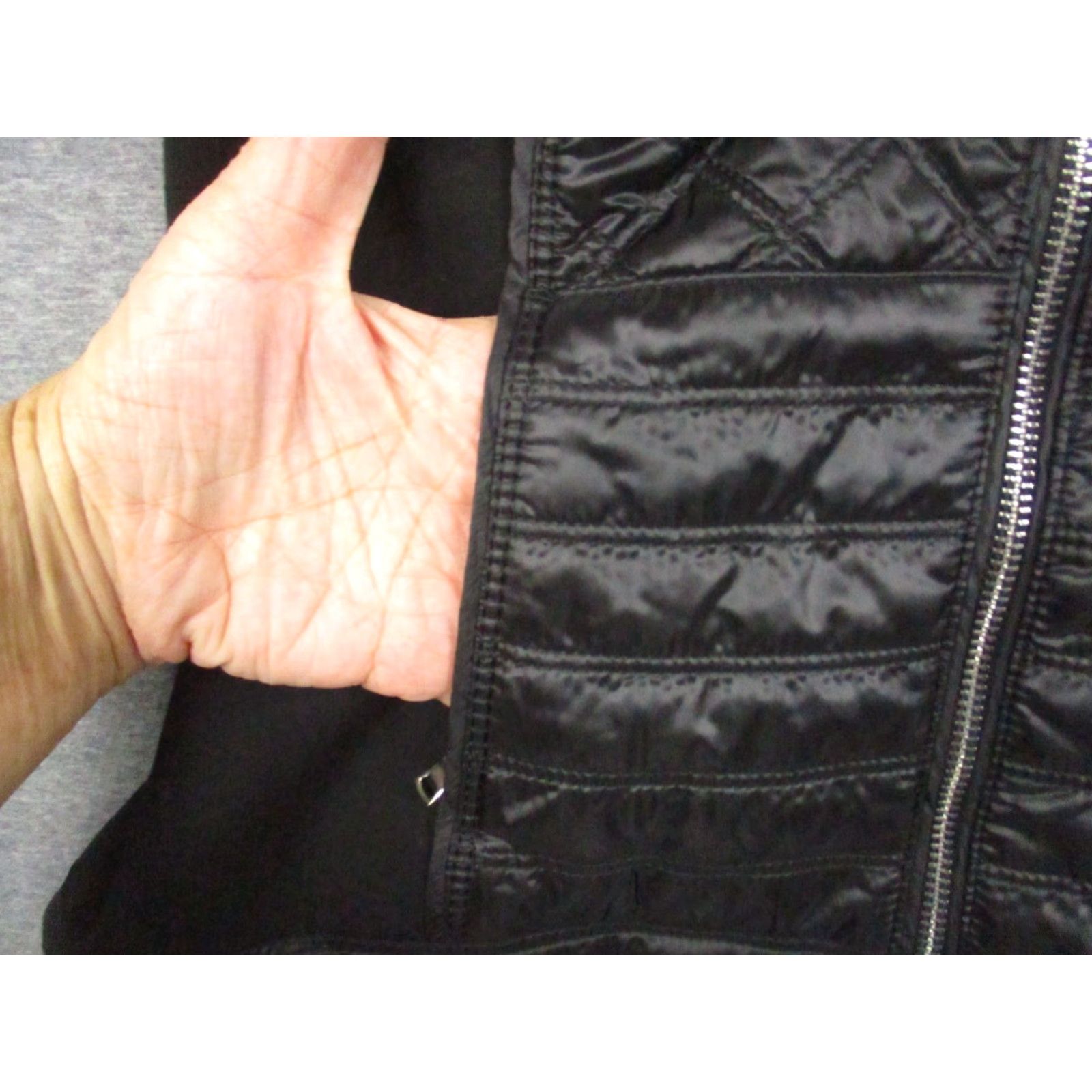 White House Black Market White House Black Market Vest Womens XS Hooded Quilted Stretch NWT Black Size XS / US 0-2 / IT 36-38 - 6 Thumbnail